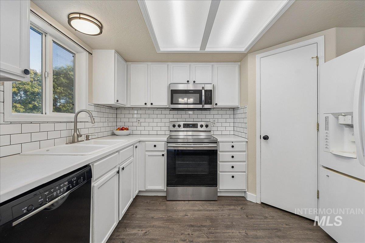 3430 Cedar Park Court Property Photo 15