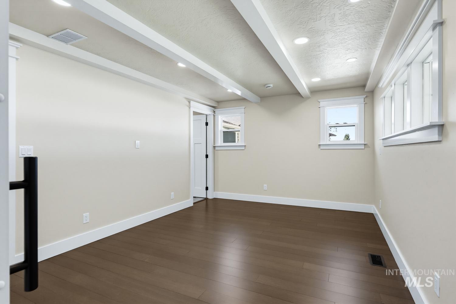 11253 Meadowbrook Dr Property Photo 24