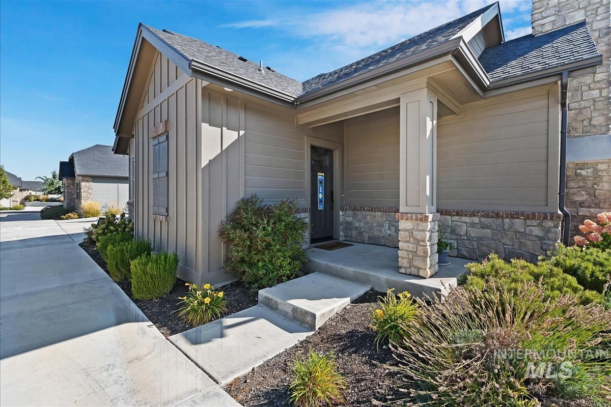 4265 E Bellina Ln Property Photo 2