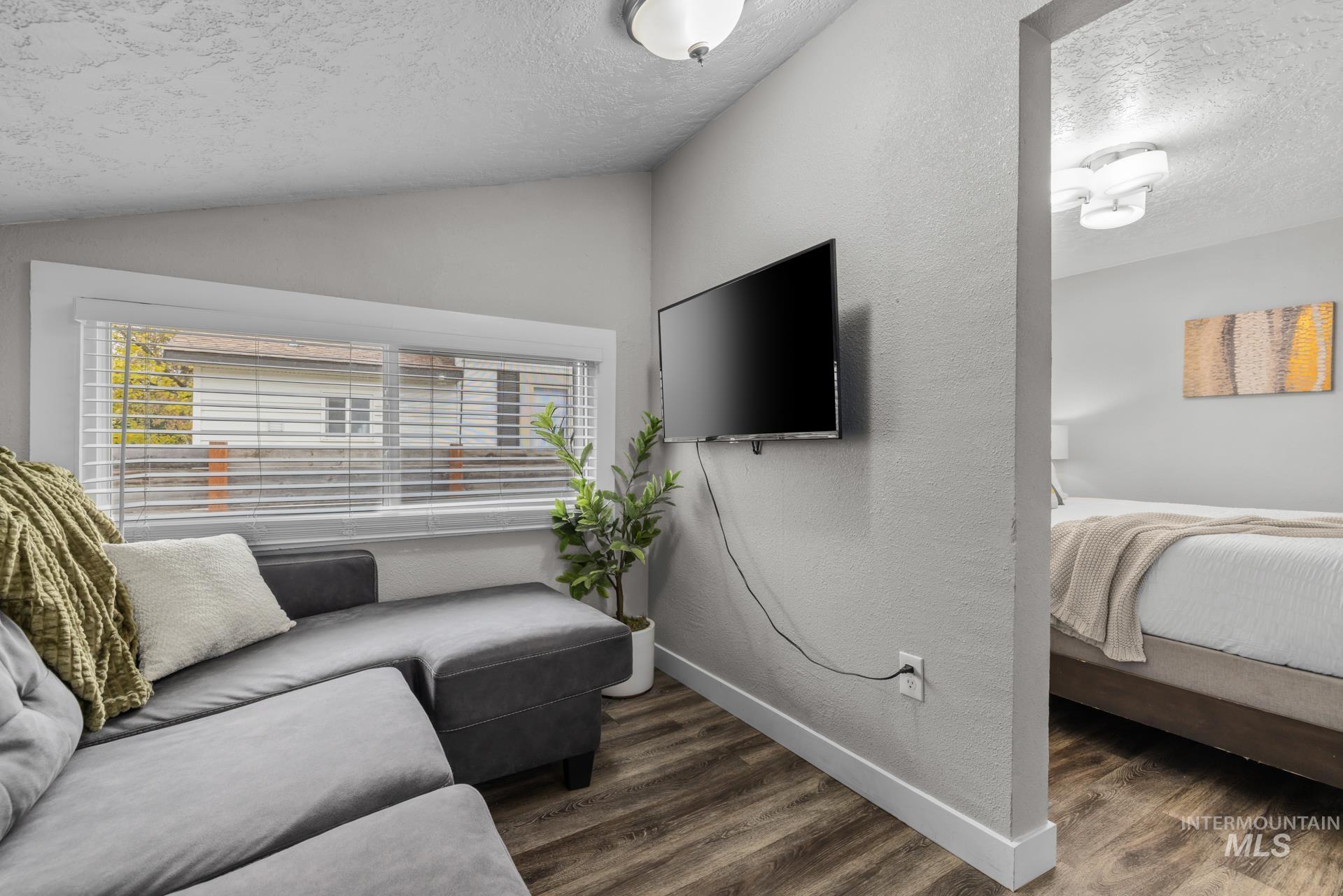 112 17th Ave S Property Photo 35