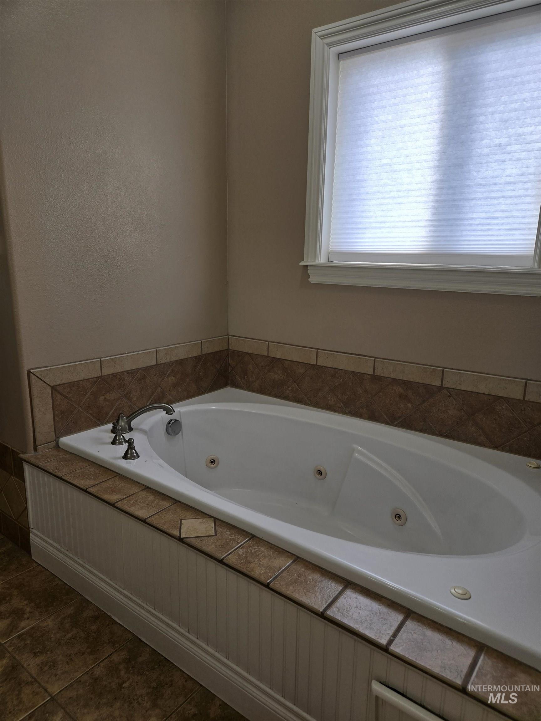 1633 Hickory Ave Property Photo 19