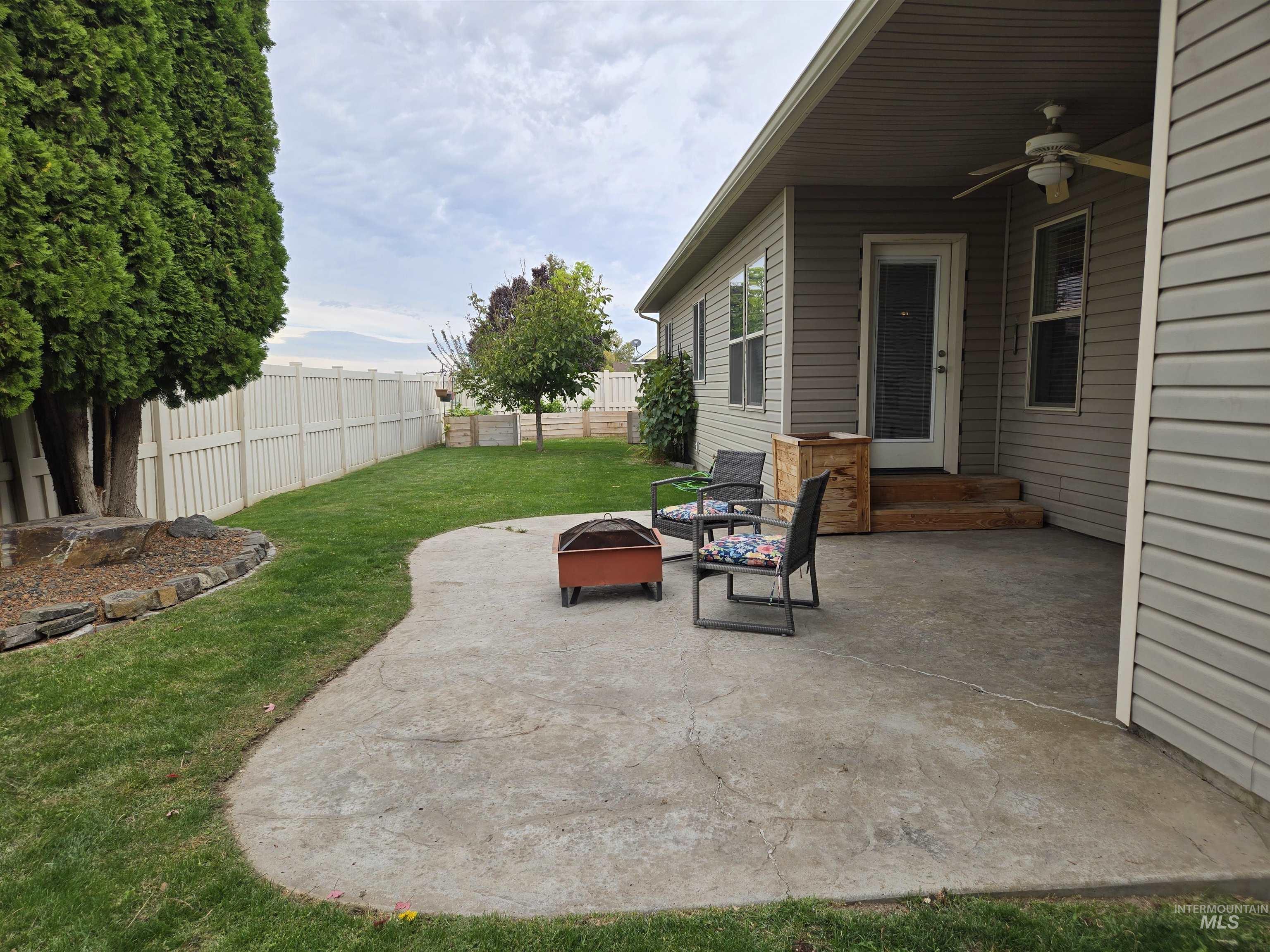 1633 Hickory Ave Property Photo 38