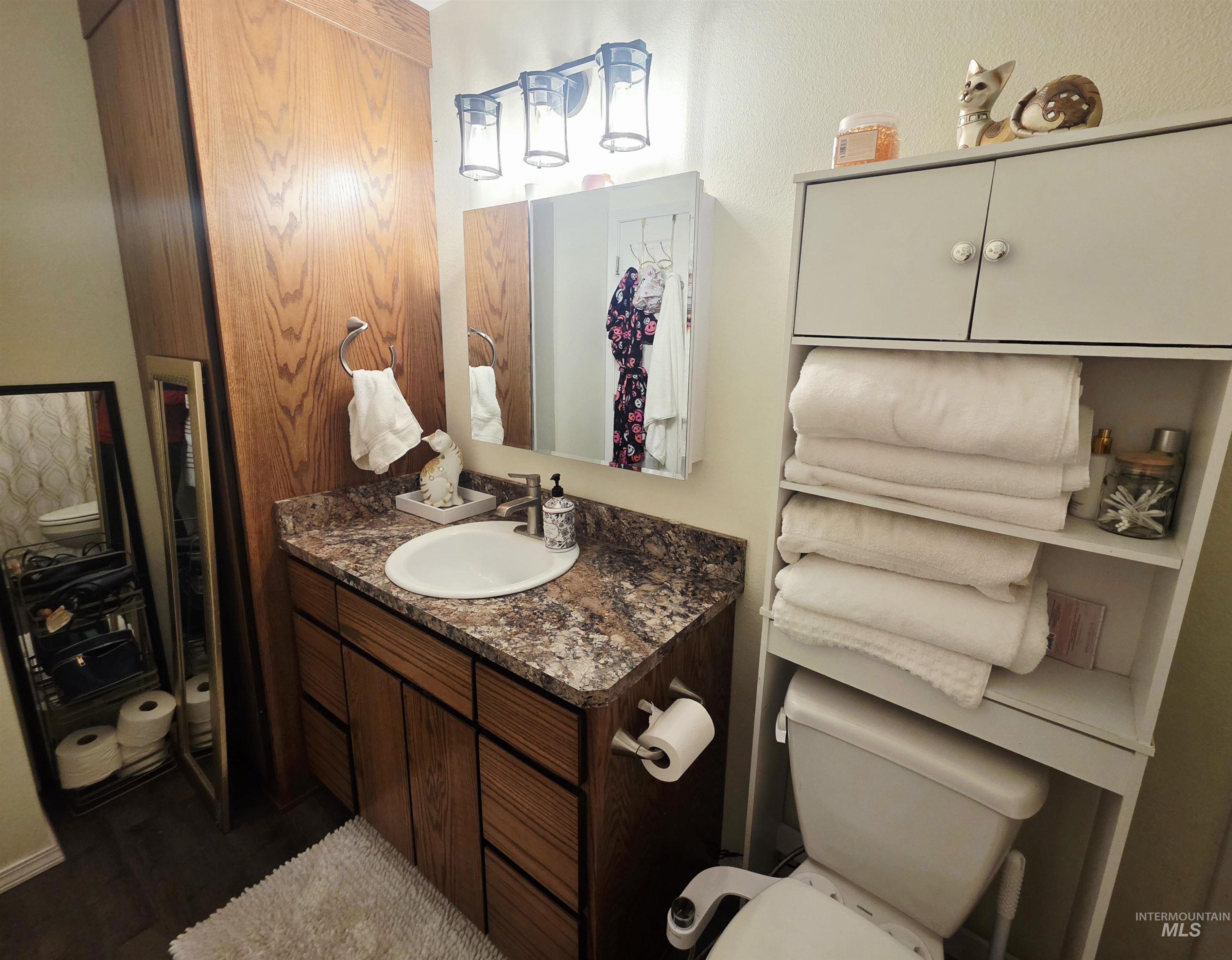 409 8th St Property Photo 7
