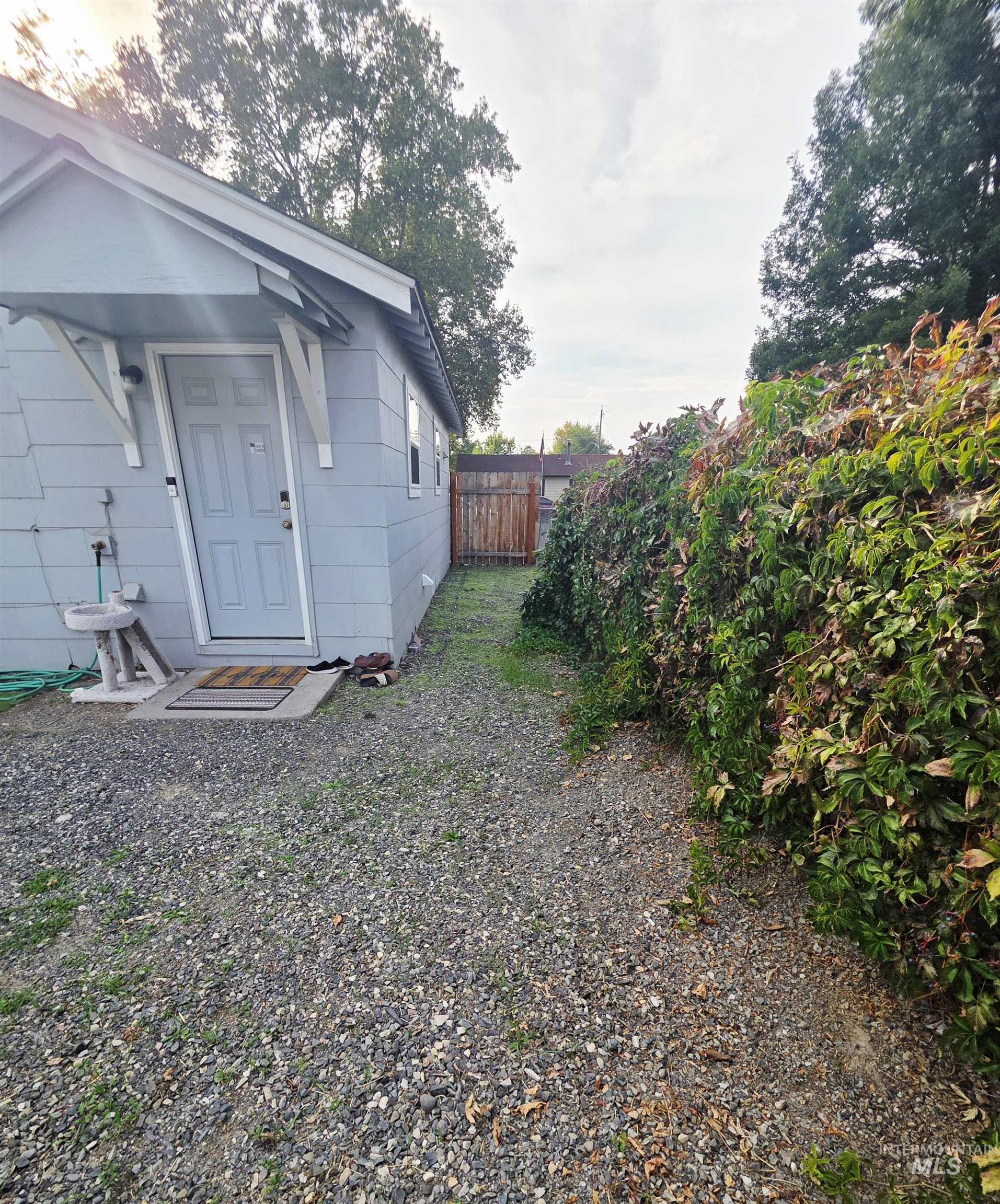 409 8th St Property Photo 18