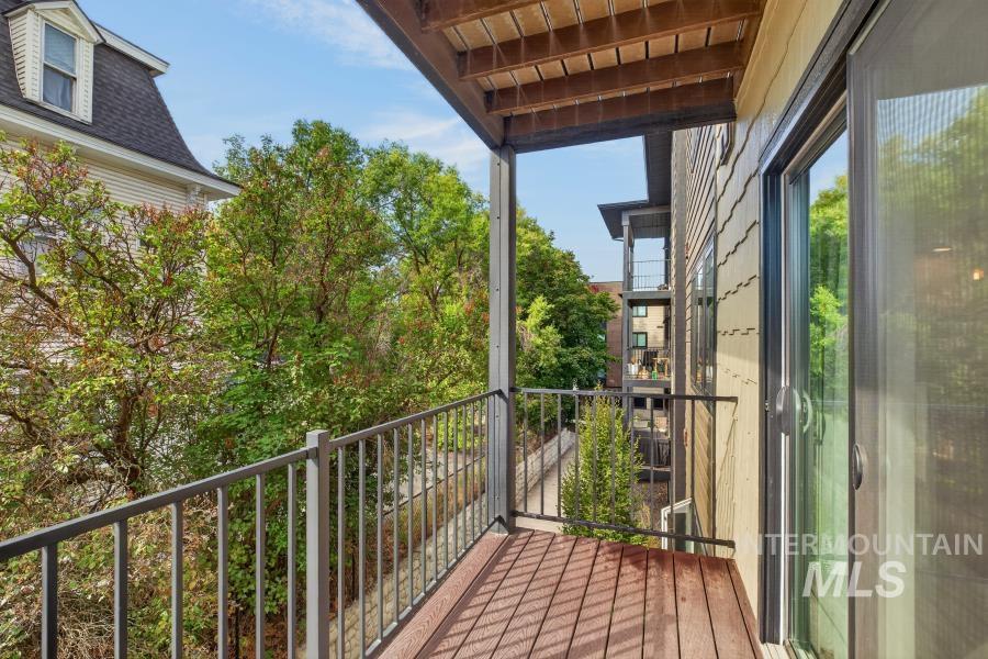 103 N Almon #204 Property Photo 2