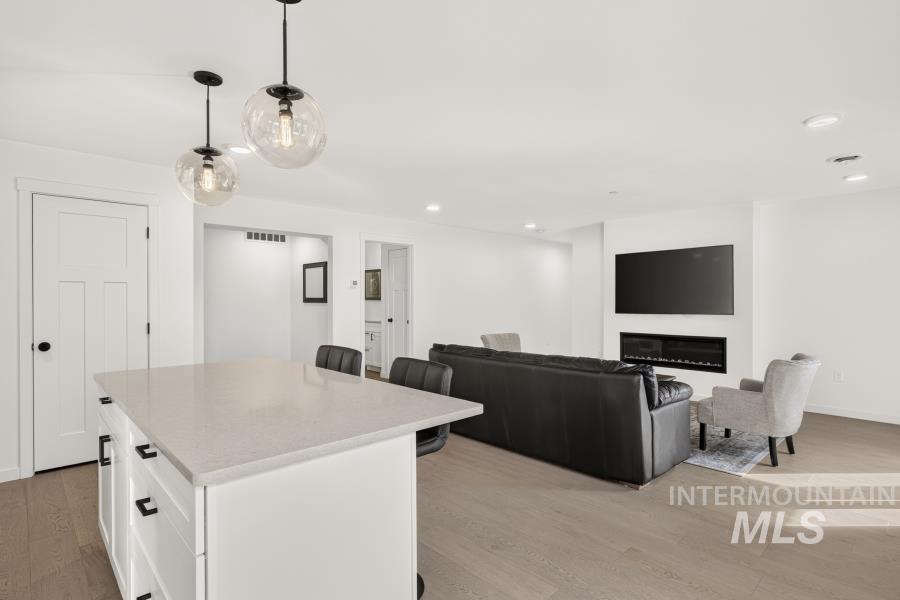 103 N Almon #204 Property Photo 8