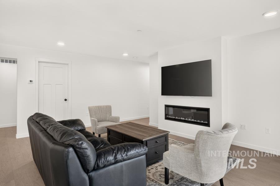 103 N Almon #204 Property Photo 12