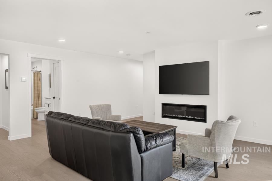 103 N Almon #204 Property Photo 13