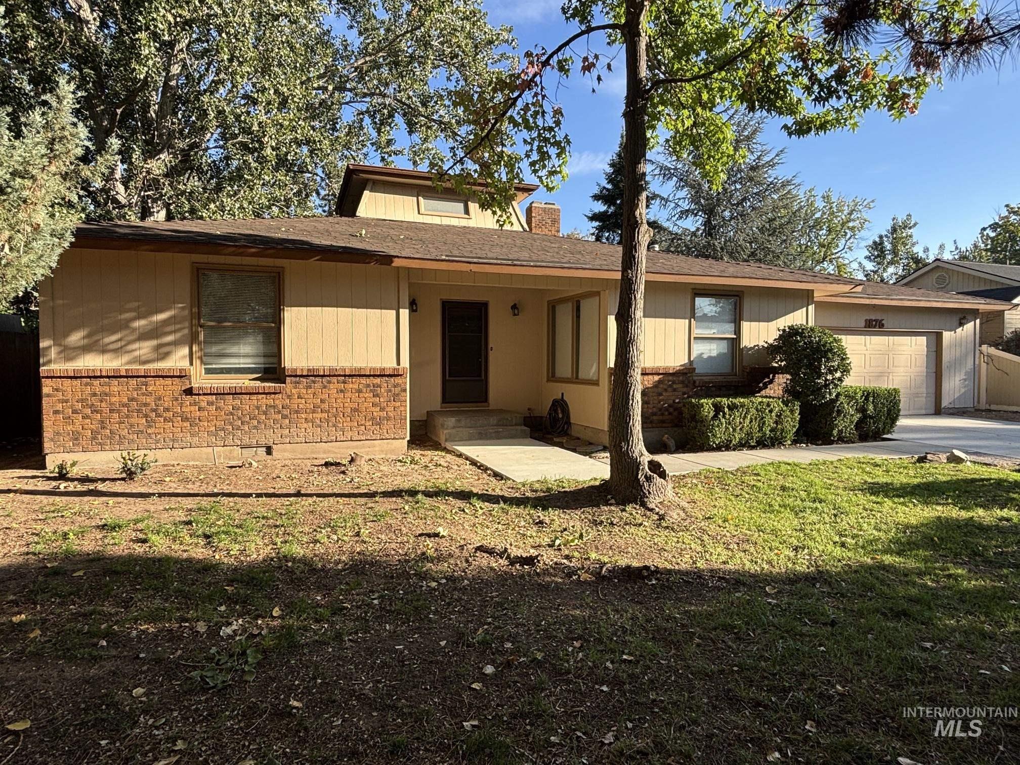 1876 W Malad Ln Property Photo 2