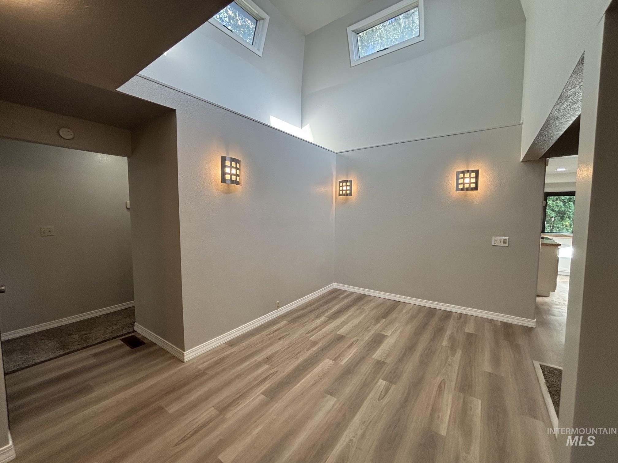 1876 W Malad Ln Property Photo 3