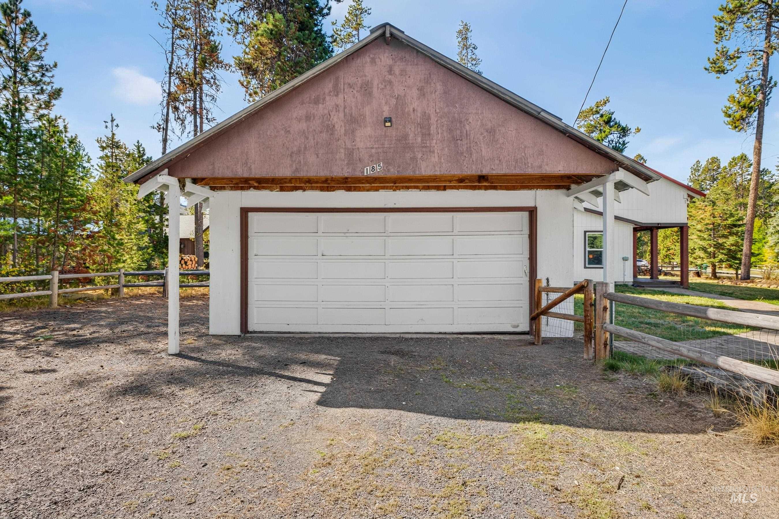 185 Deedee Property Photo 32