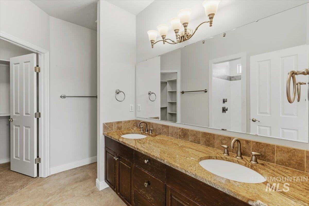 8883 W Dulcimer St. Property Photo 14