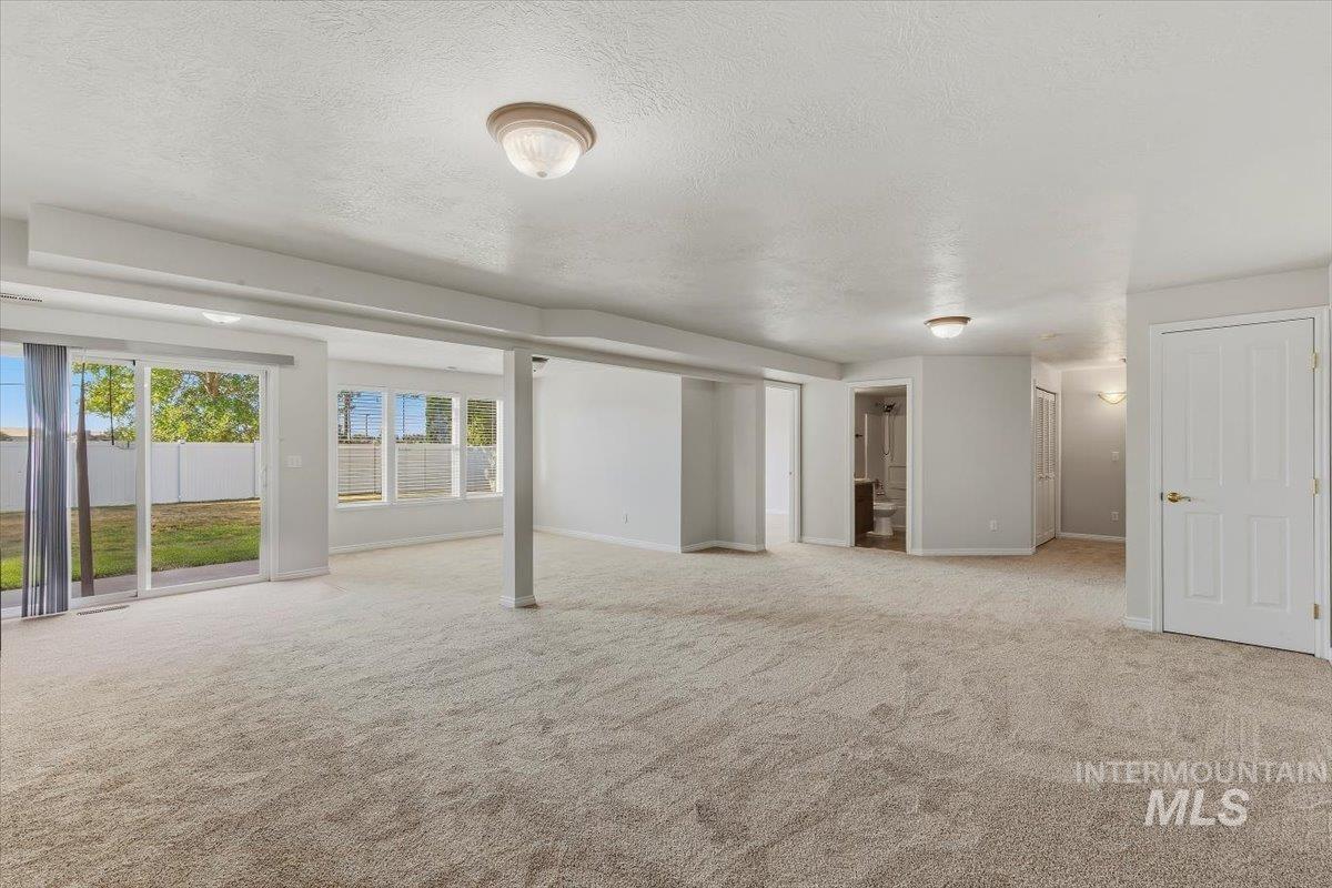 8883 W Dulcimer St. Property Photo 19