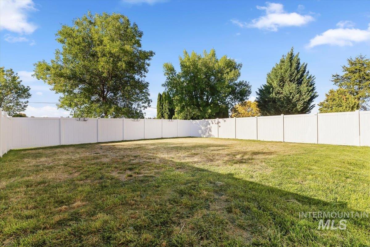 8883 W Dulcimer St. Property Photo 32