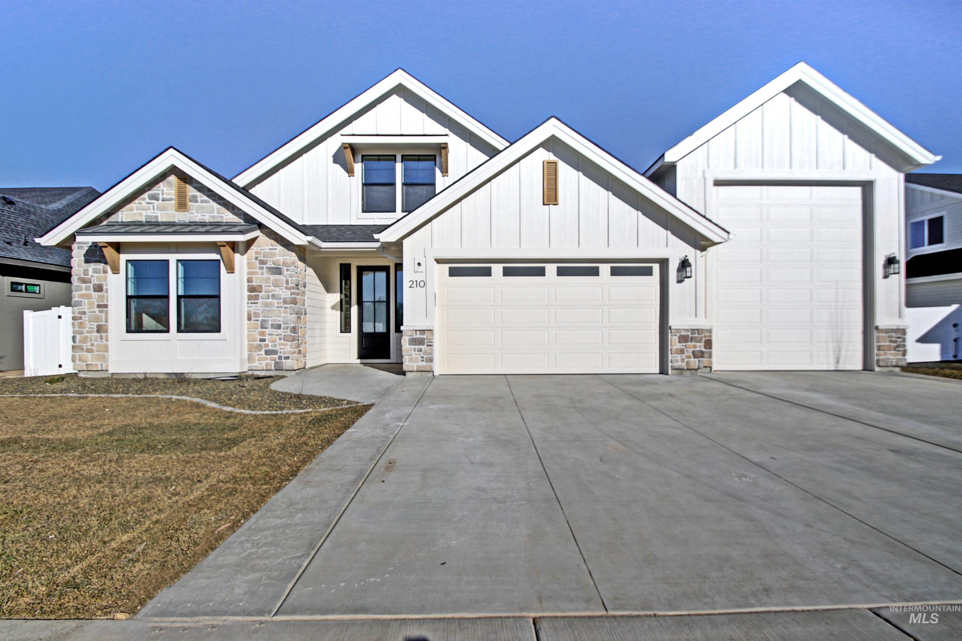 365 S Strut Way Property Photo 1