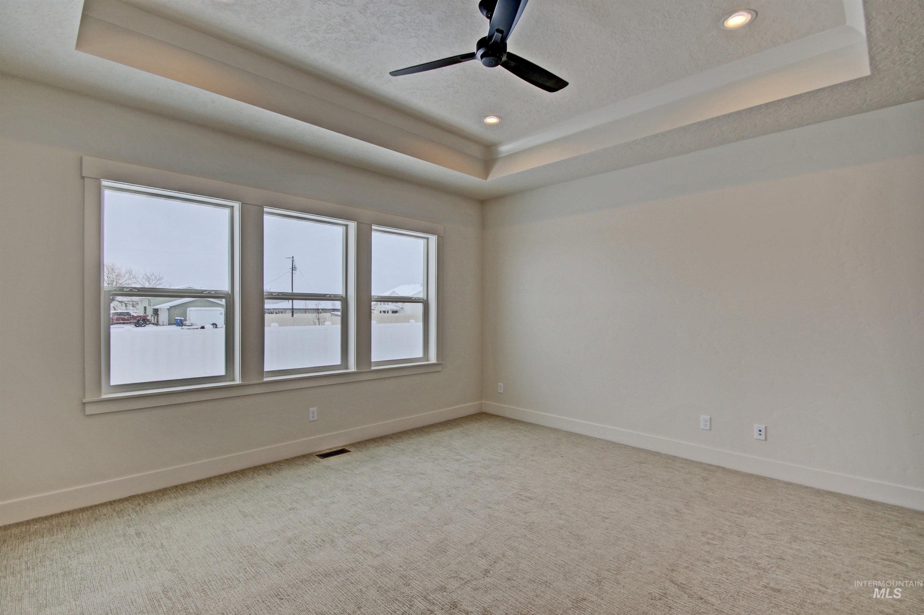 365 S Strut Way Property Photo 10
