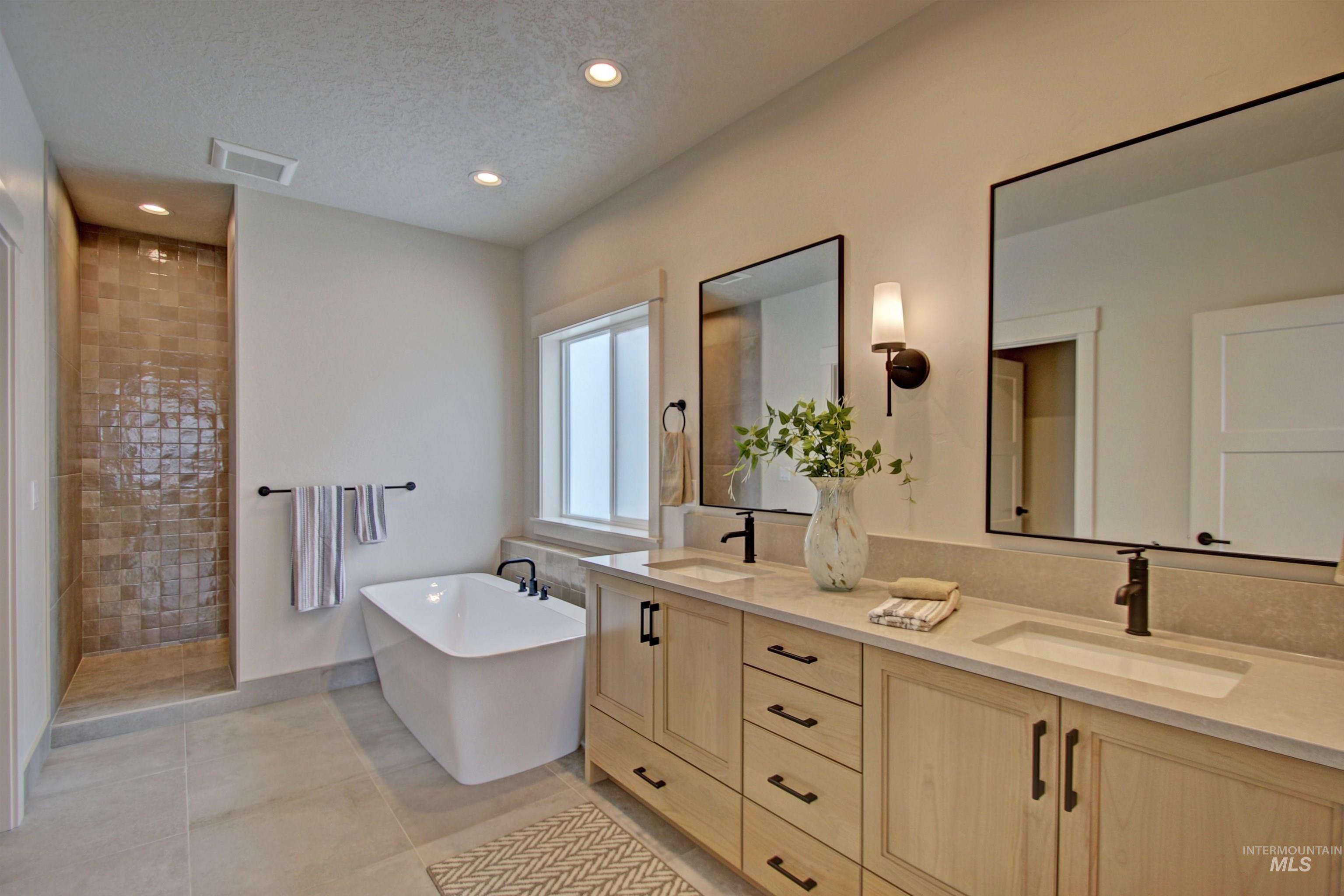 365 S Strut Way Property Photo 12