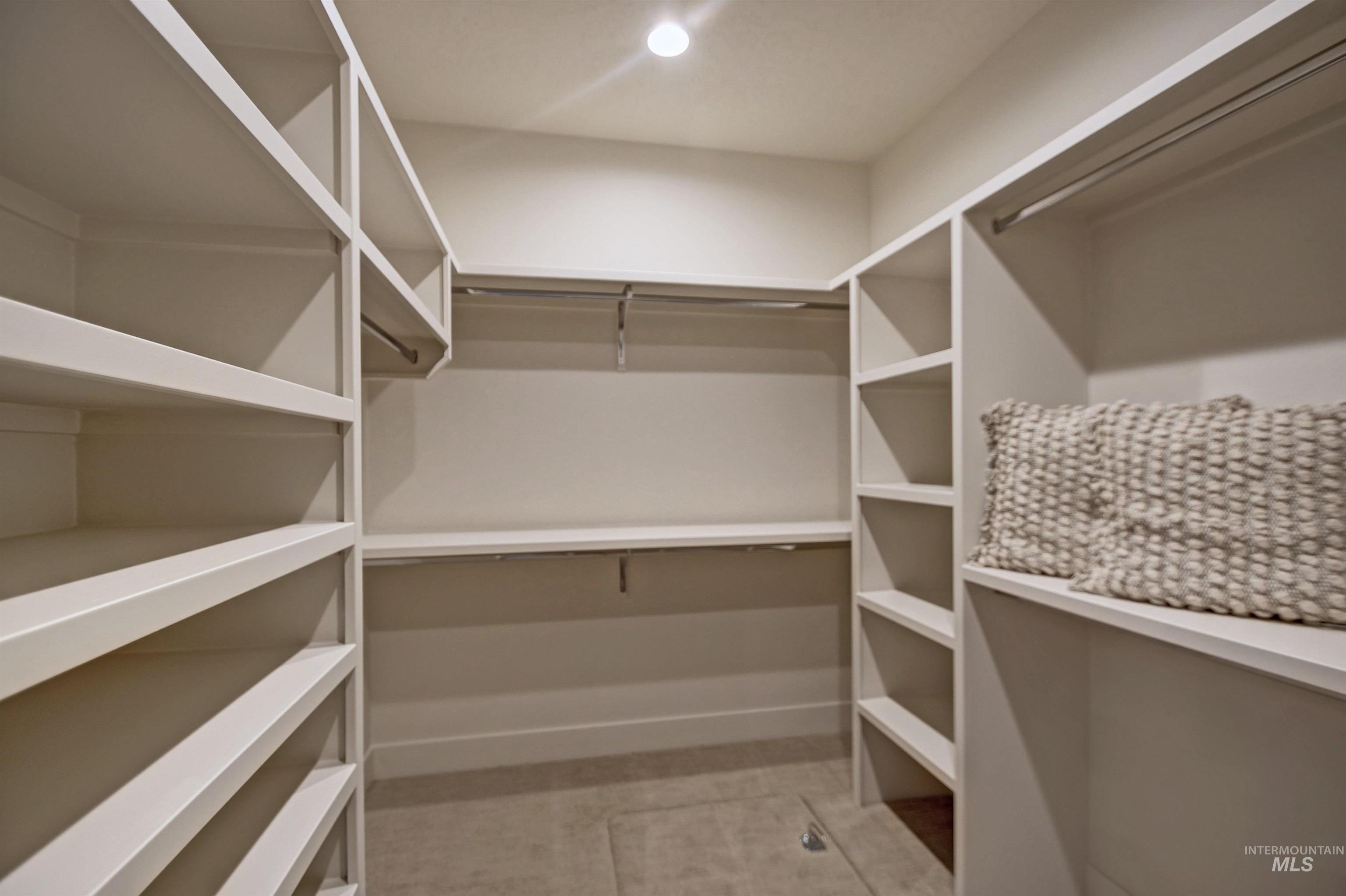 365 S Strut Way Property Photo 16