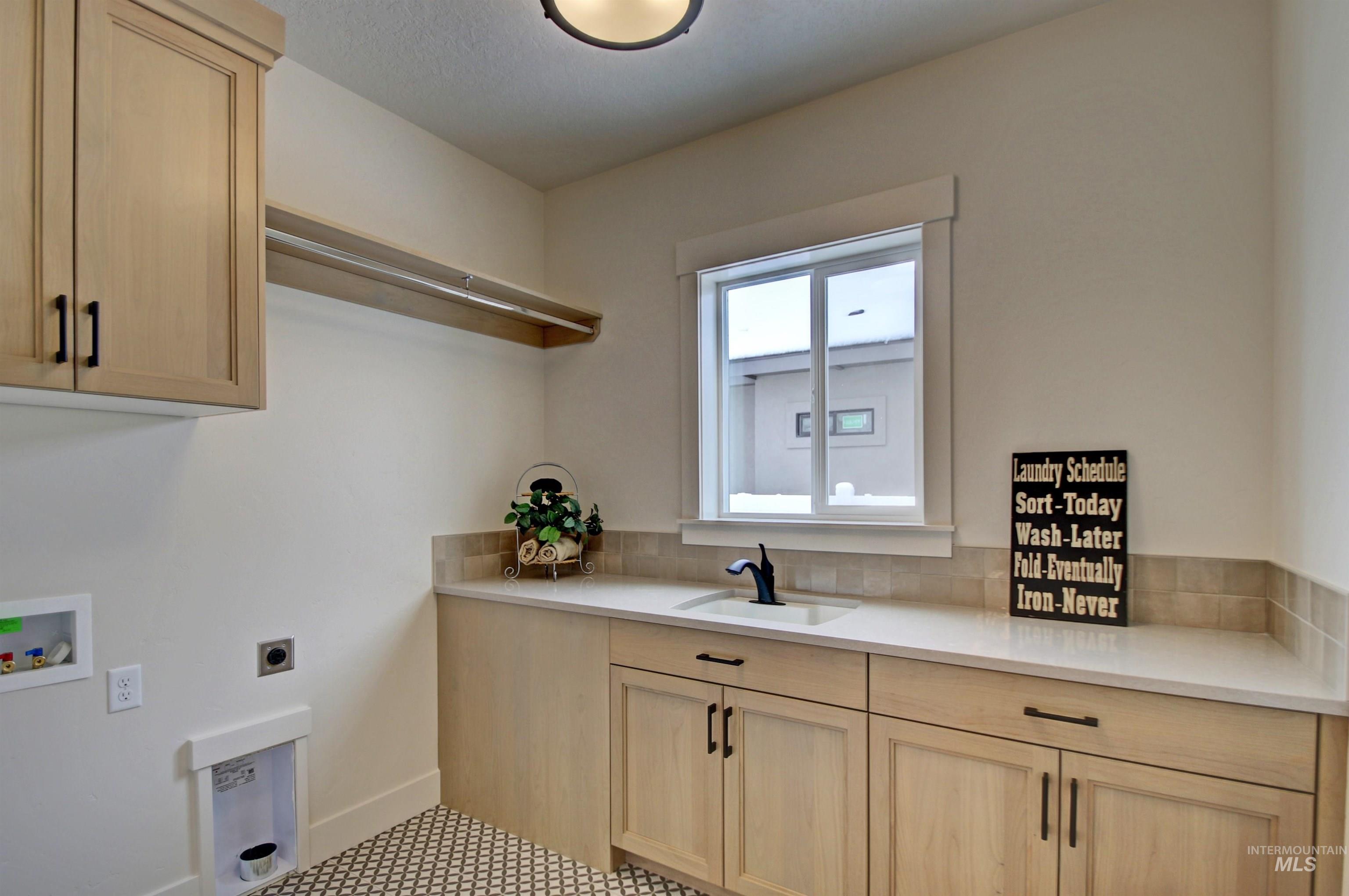 365 S Strut Way Property Photo 20