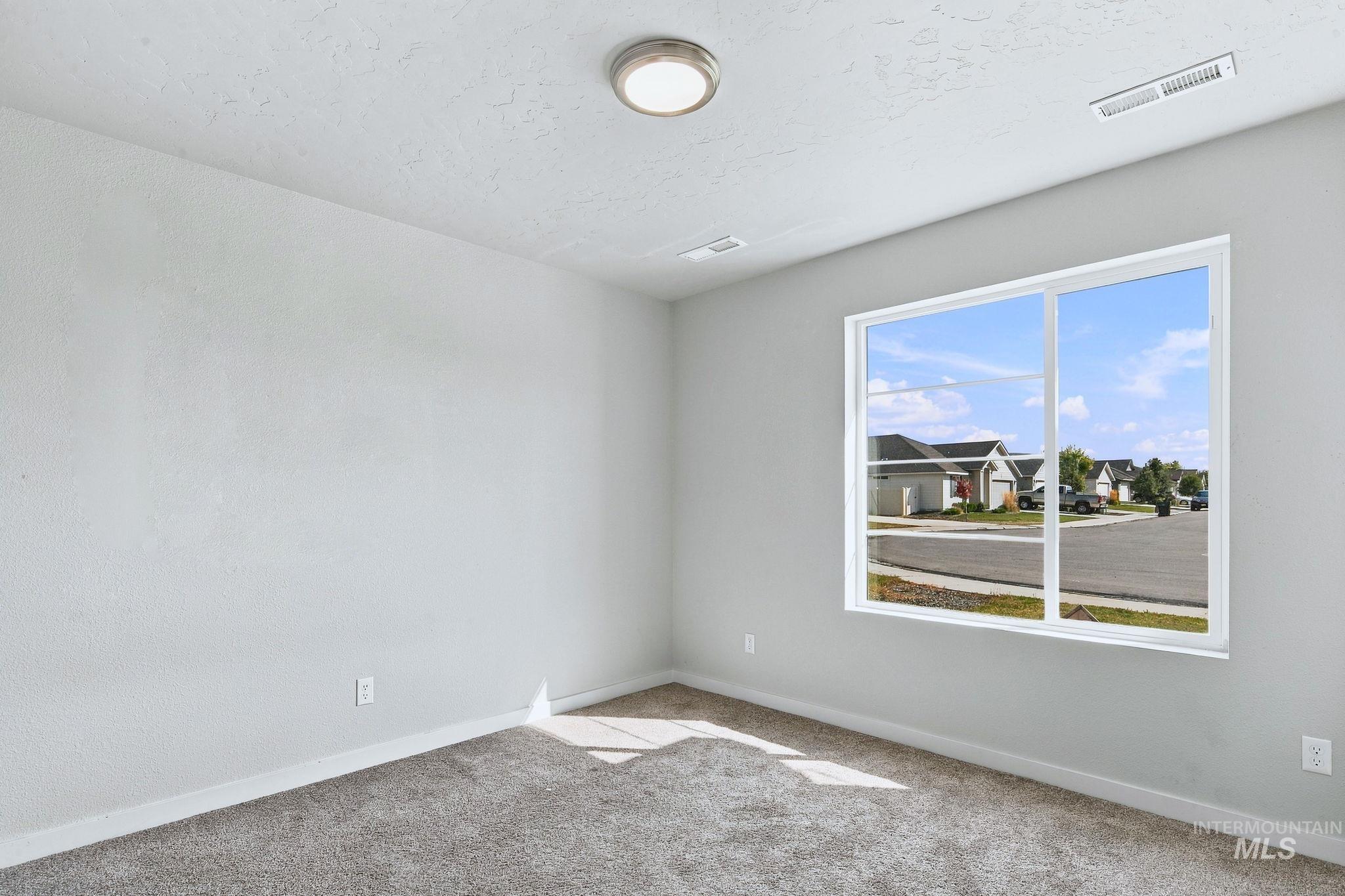 2359 N Thistle Dr Property Photo 6