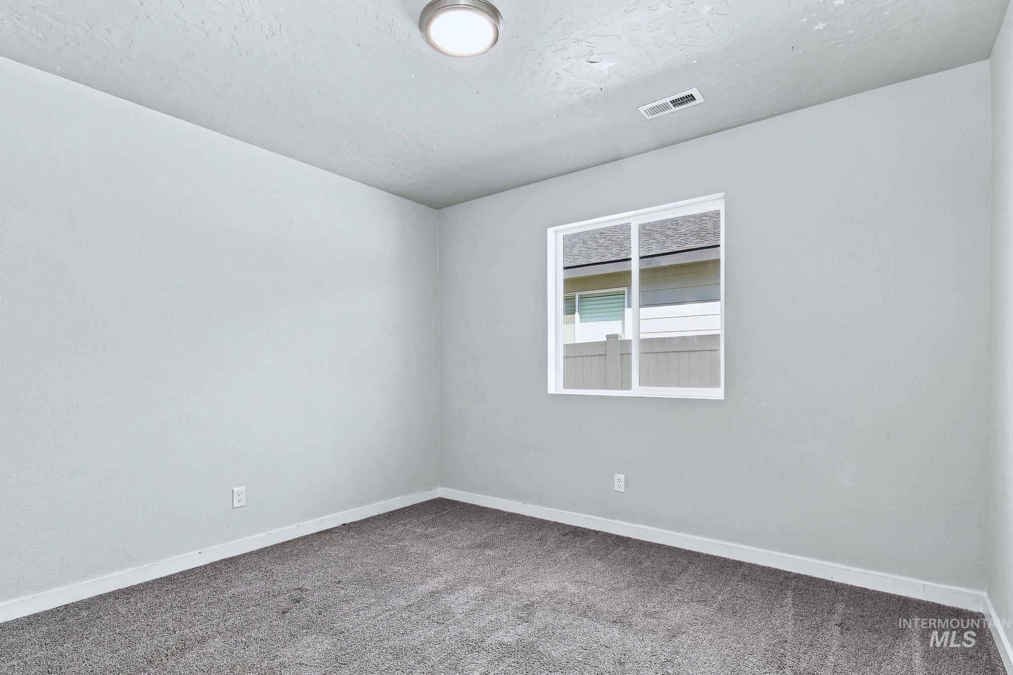 2359 N Thistle Dr Property Photo 9