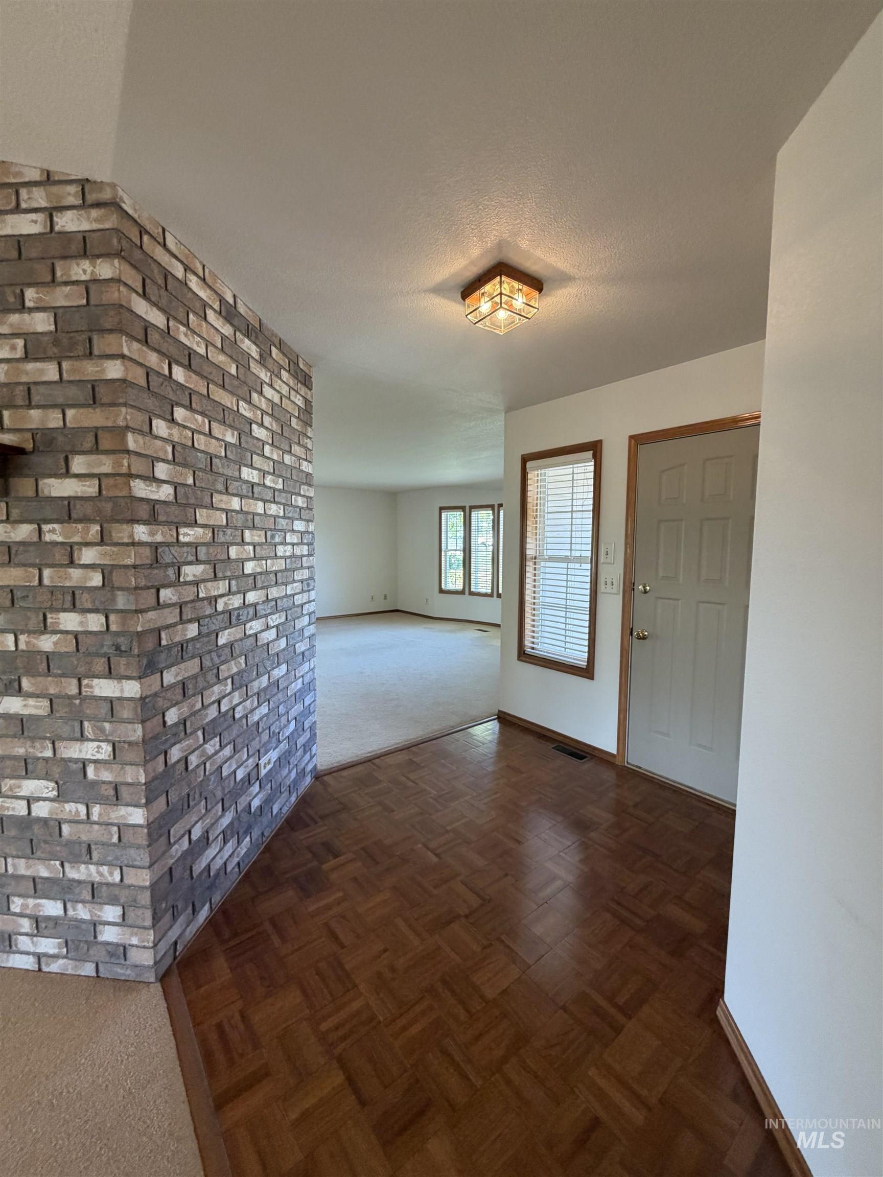 1865 Fairview St Property Photo 2
