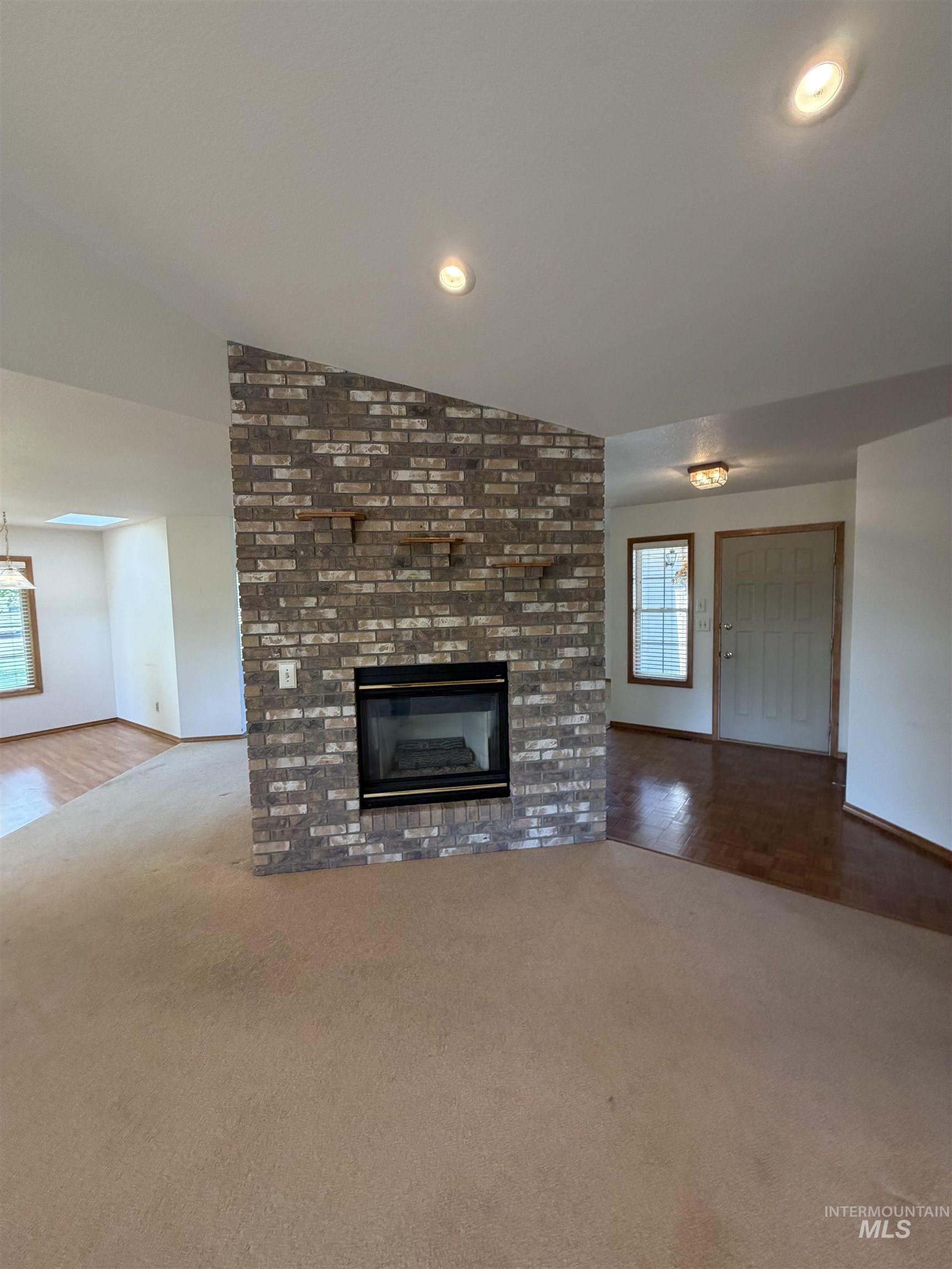 1865 Fairview St Property Photo 3