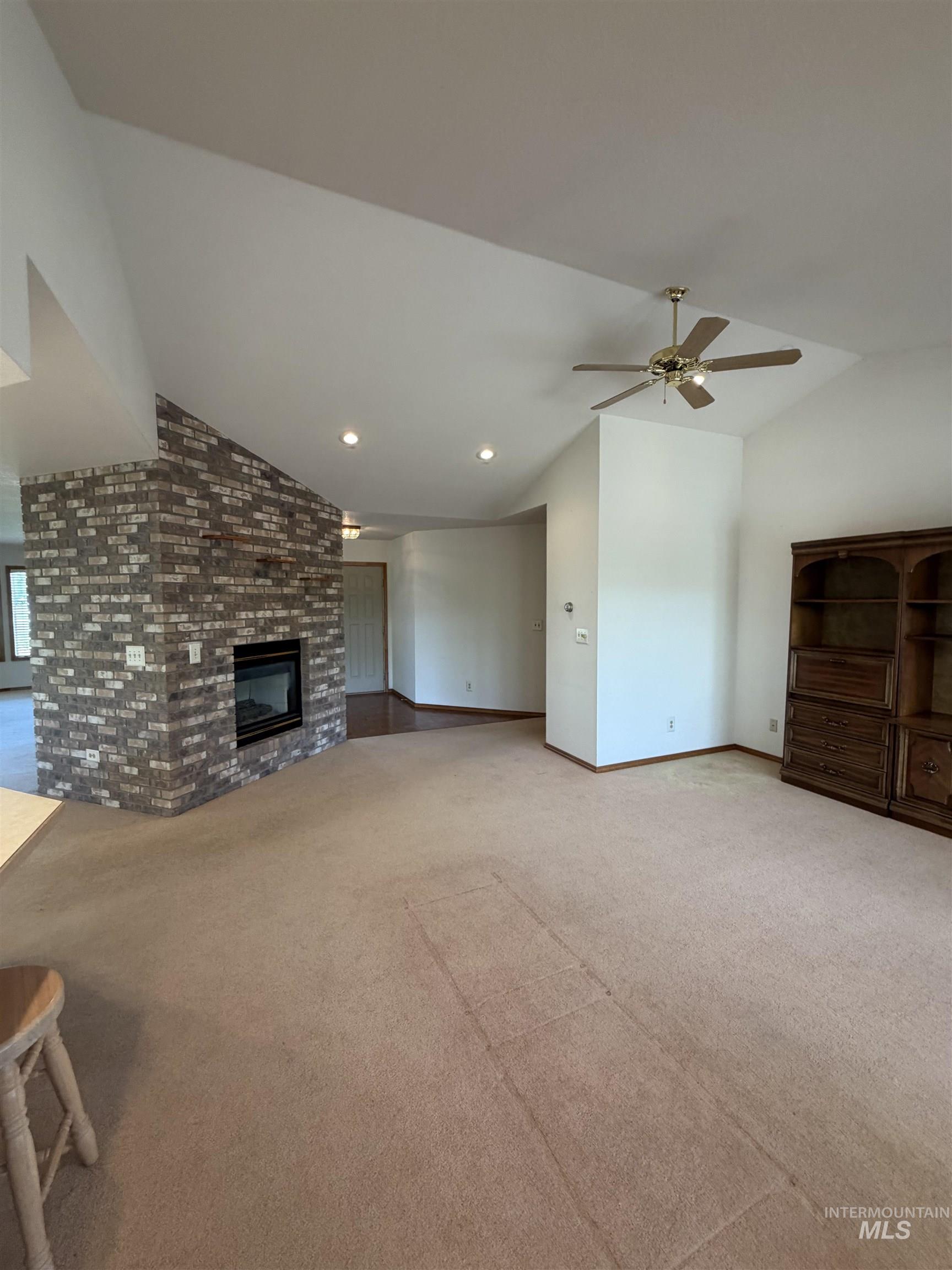 1865 Fairview St Property Photo 4