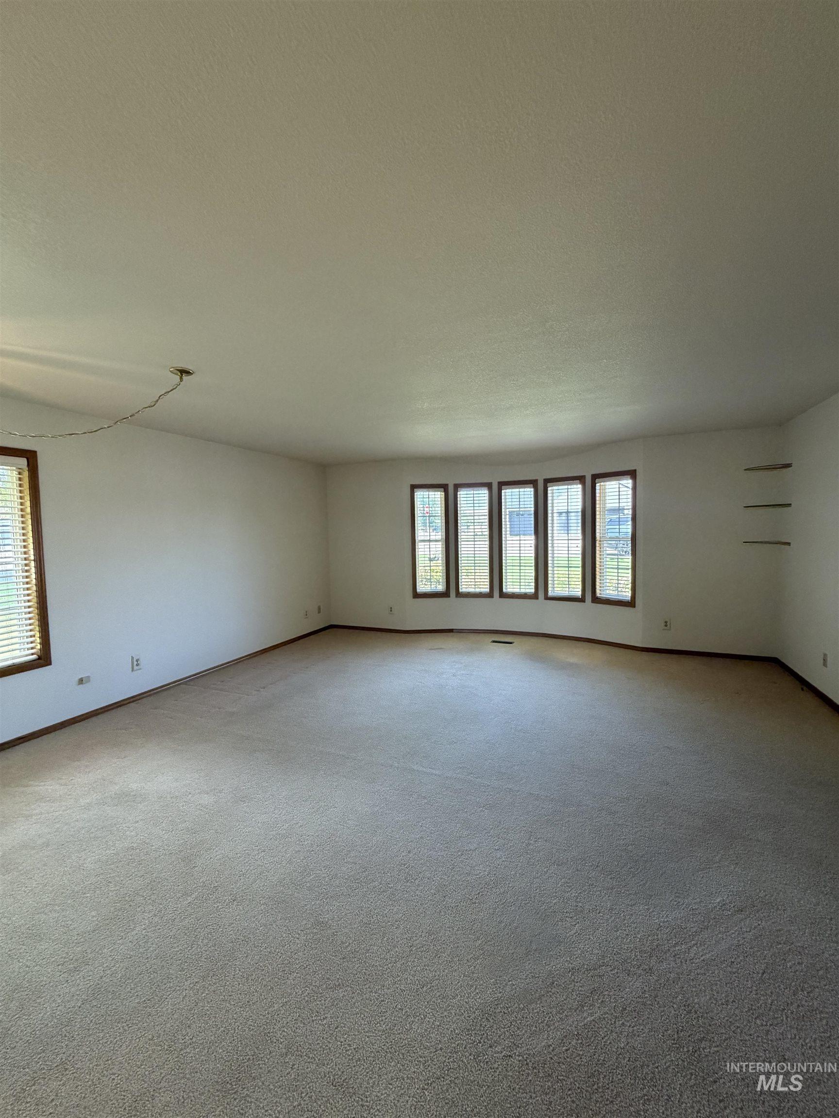 1865 Fairview St Property Photo 6