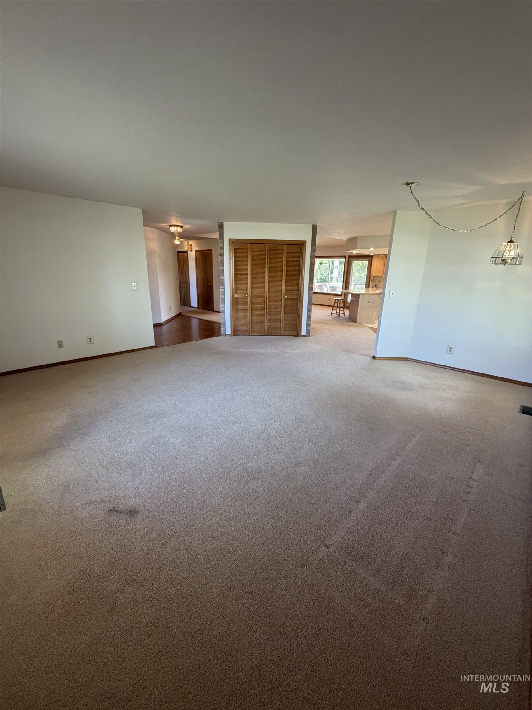 1865 Fairview St Property Photo 8