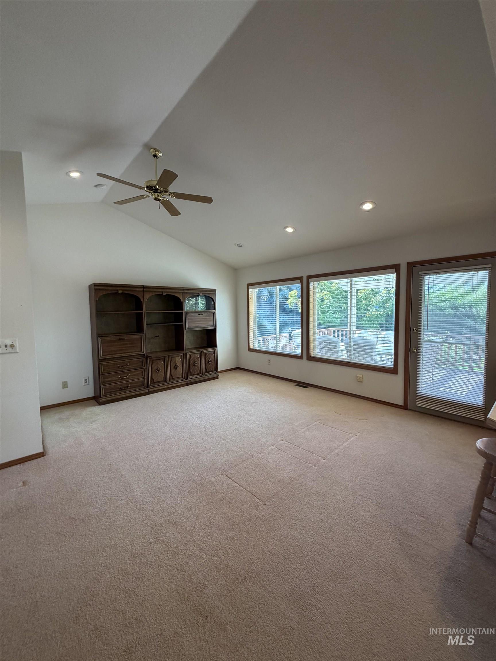 1865 Fairview St Property Photo 9
