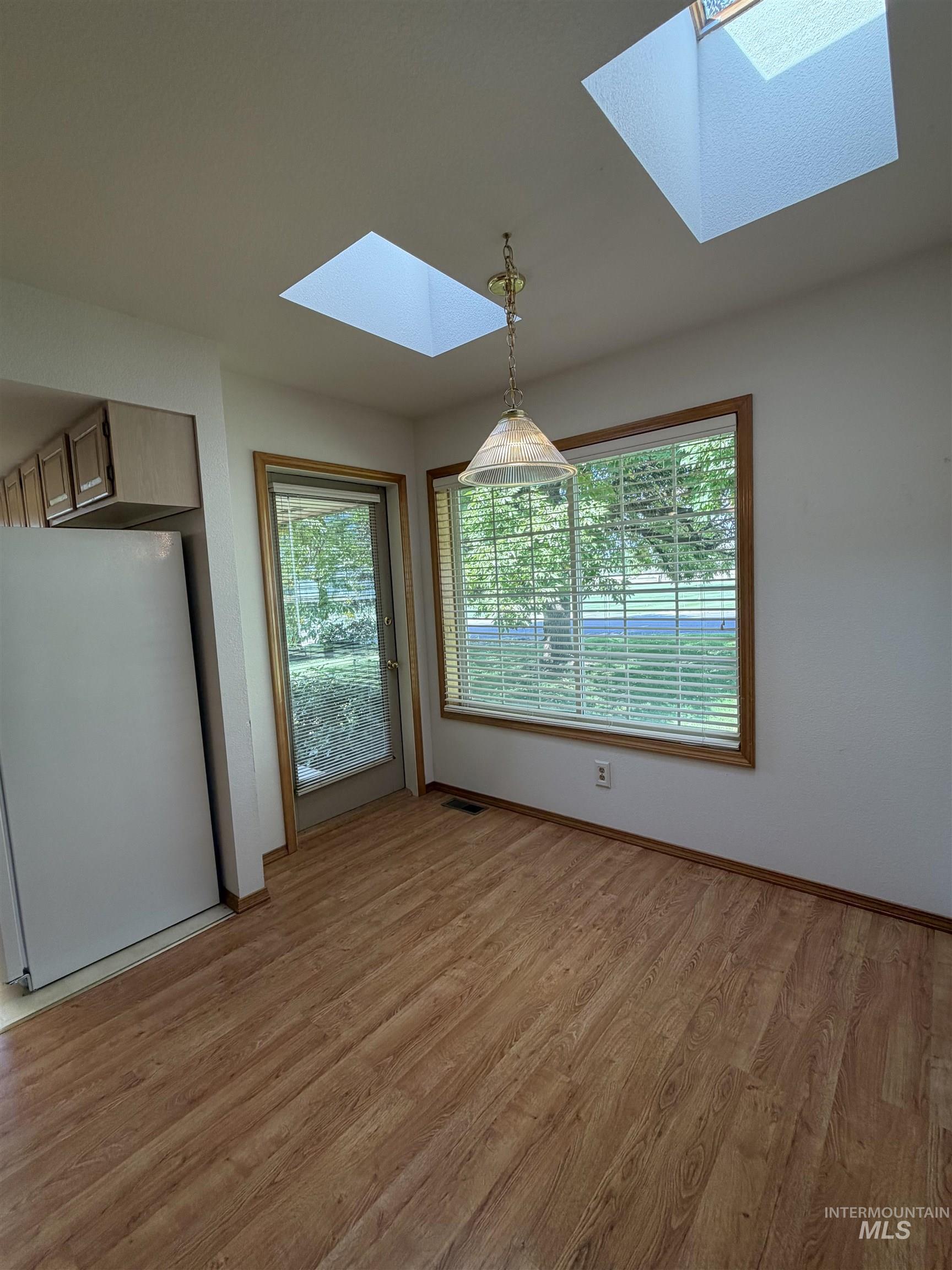 1865 Fairview St Property Photo 14