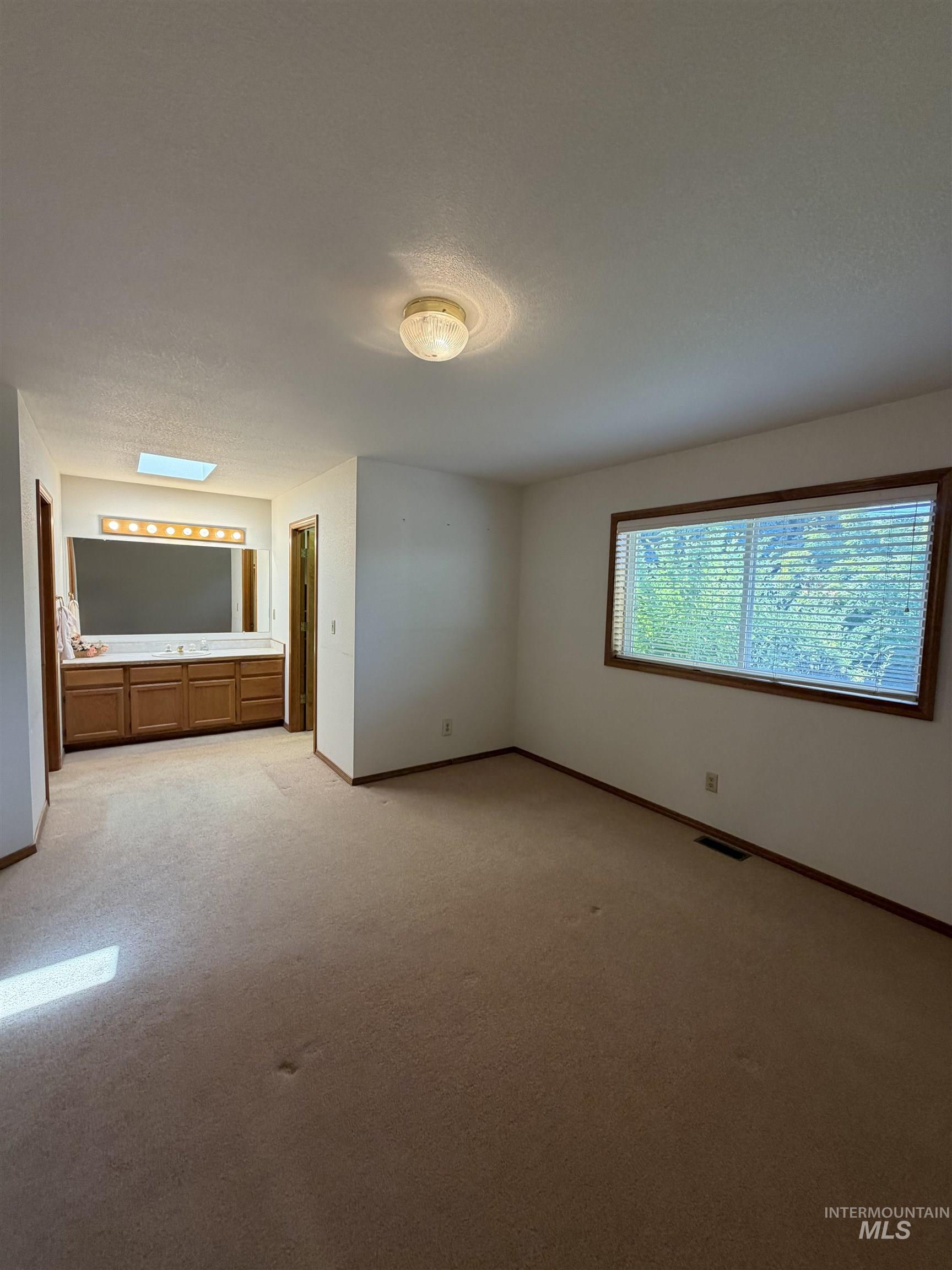 1865 Fairview St Property Photo 24