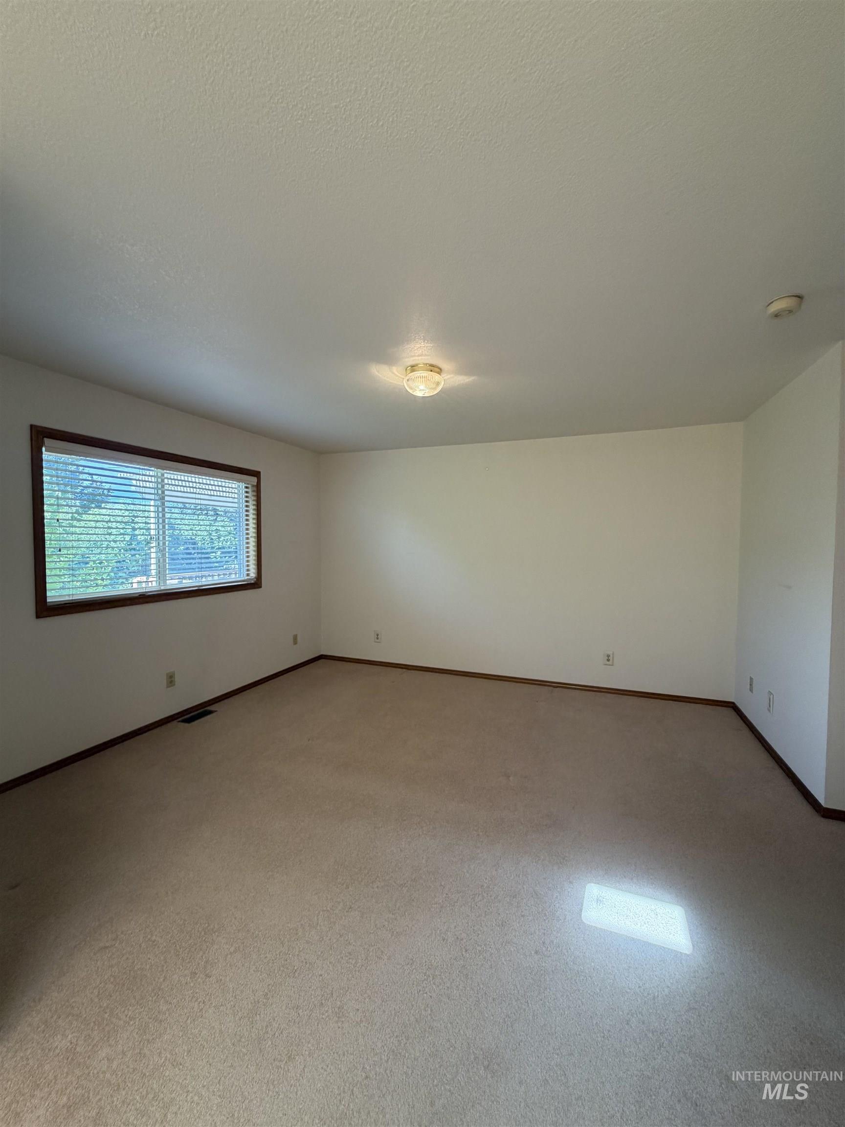 1865 Fairview St Property Photo 26
