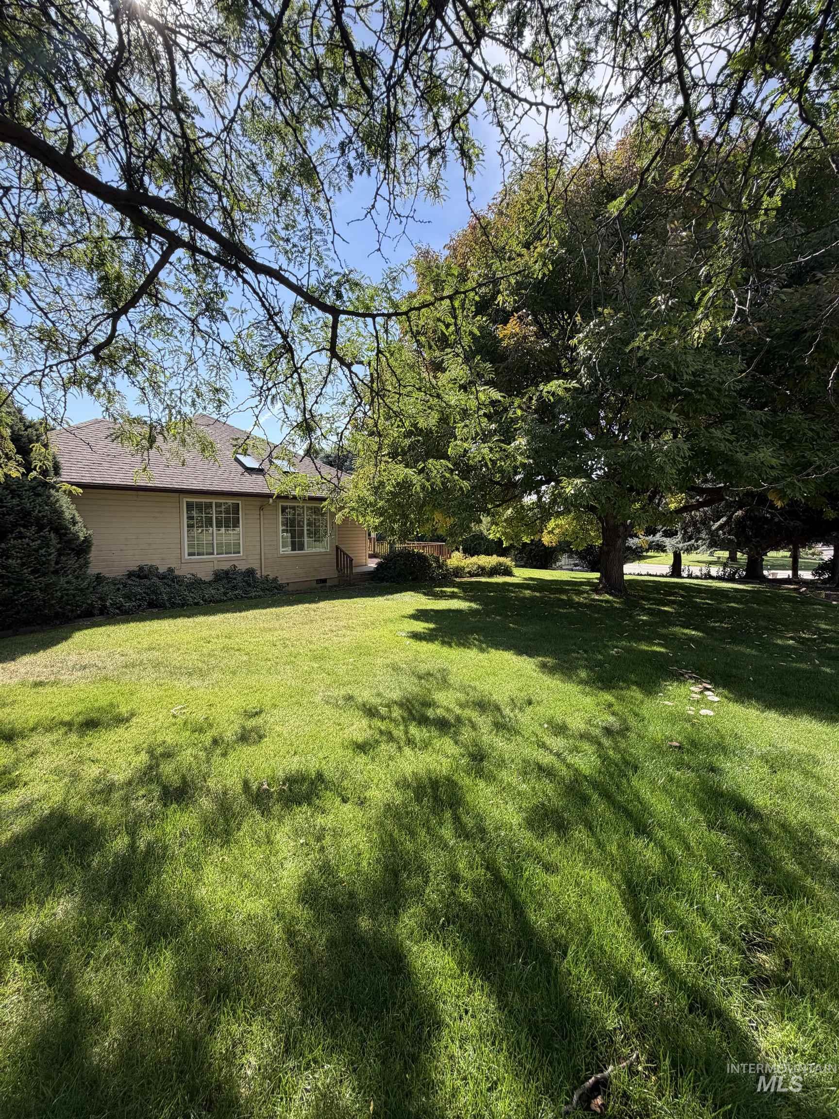 1865 Fairview St Property Photo 37