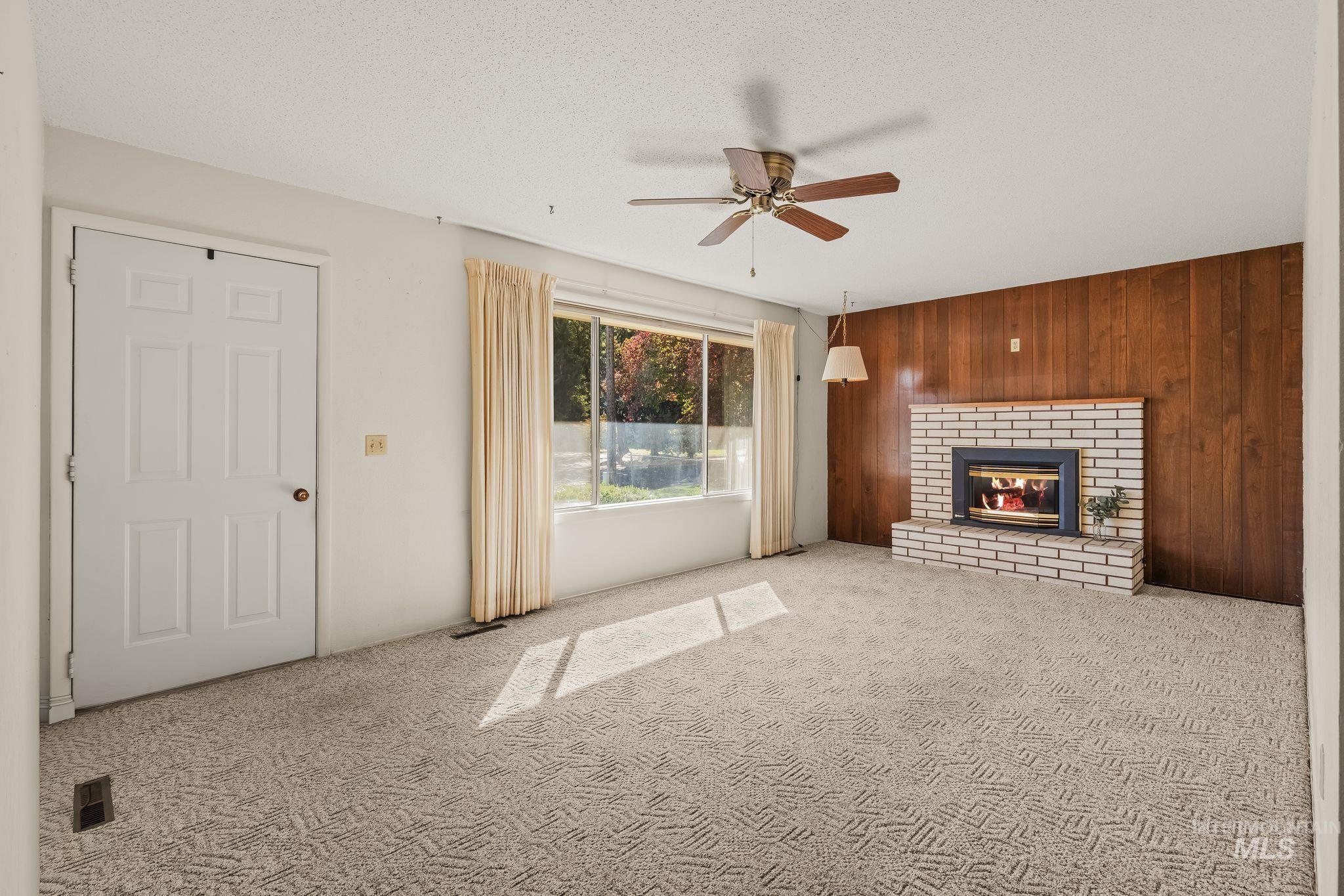 3224 8th Street E Property Photo 2