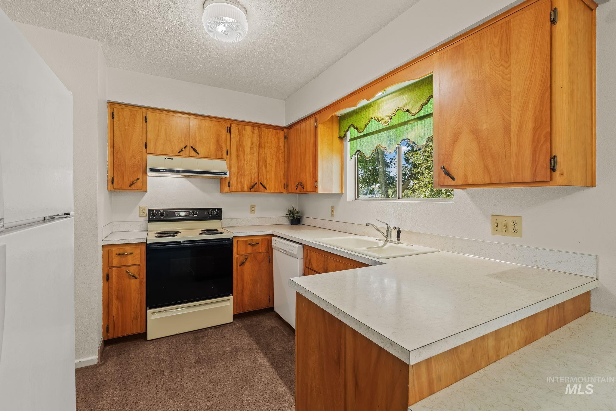 3224 8th Street E Property Photo 6