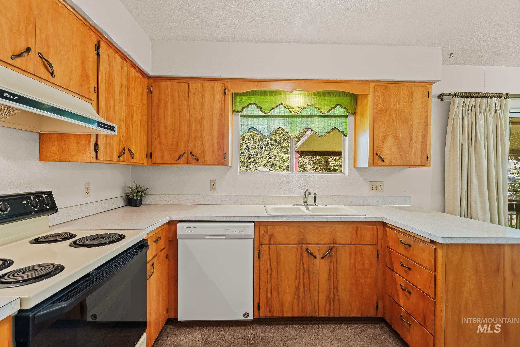 3224 8th Street E Property Photo 7