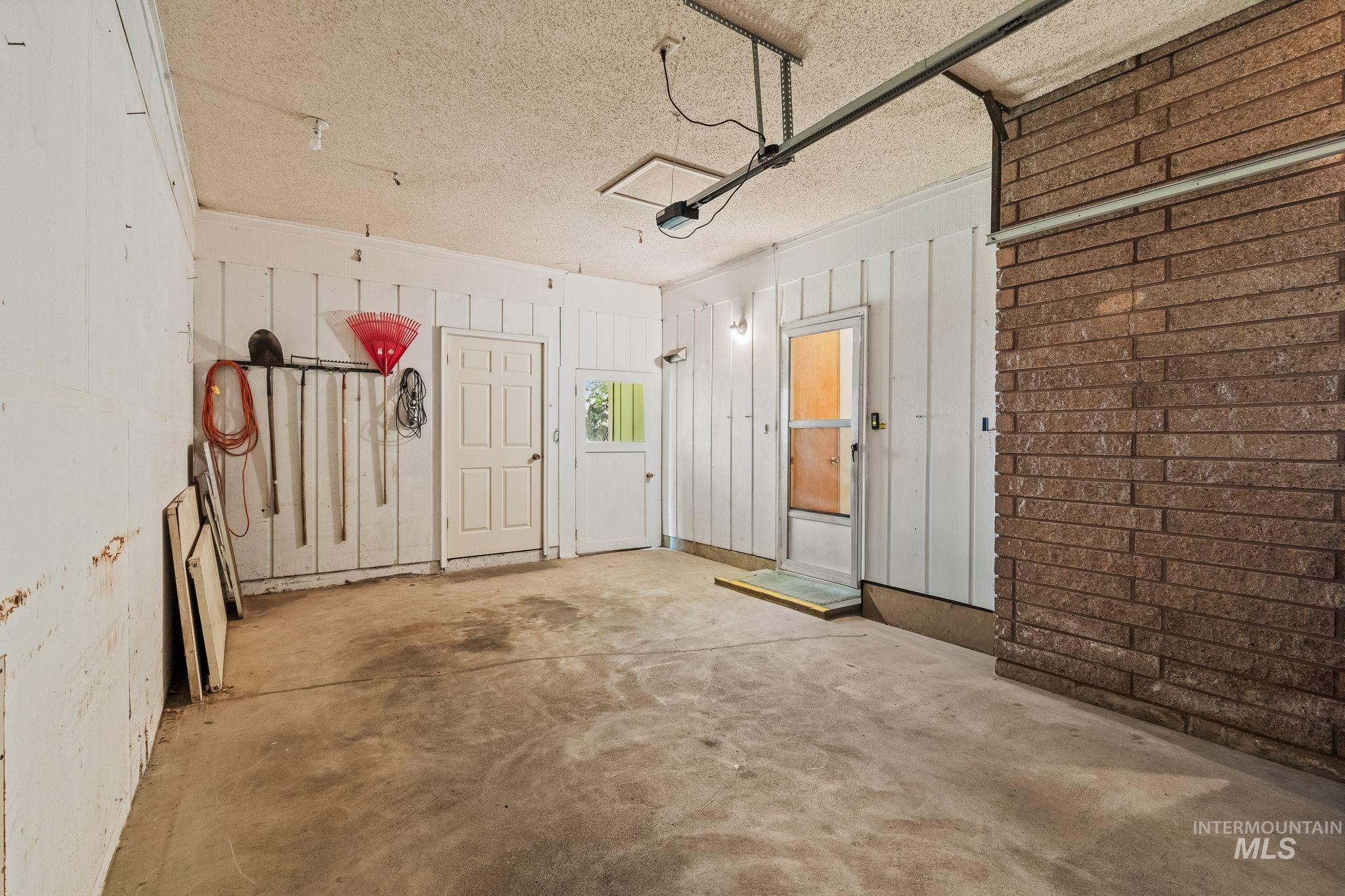 3224 8th Street E Property Photo 27