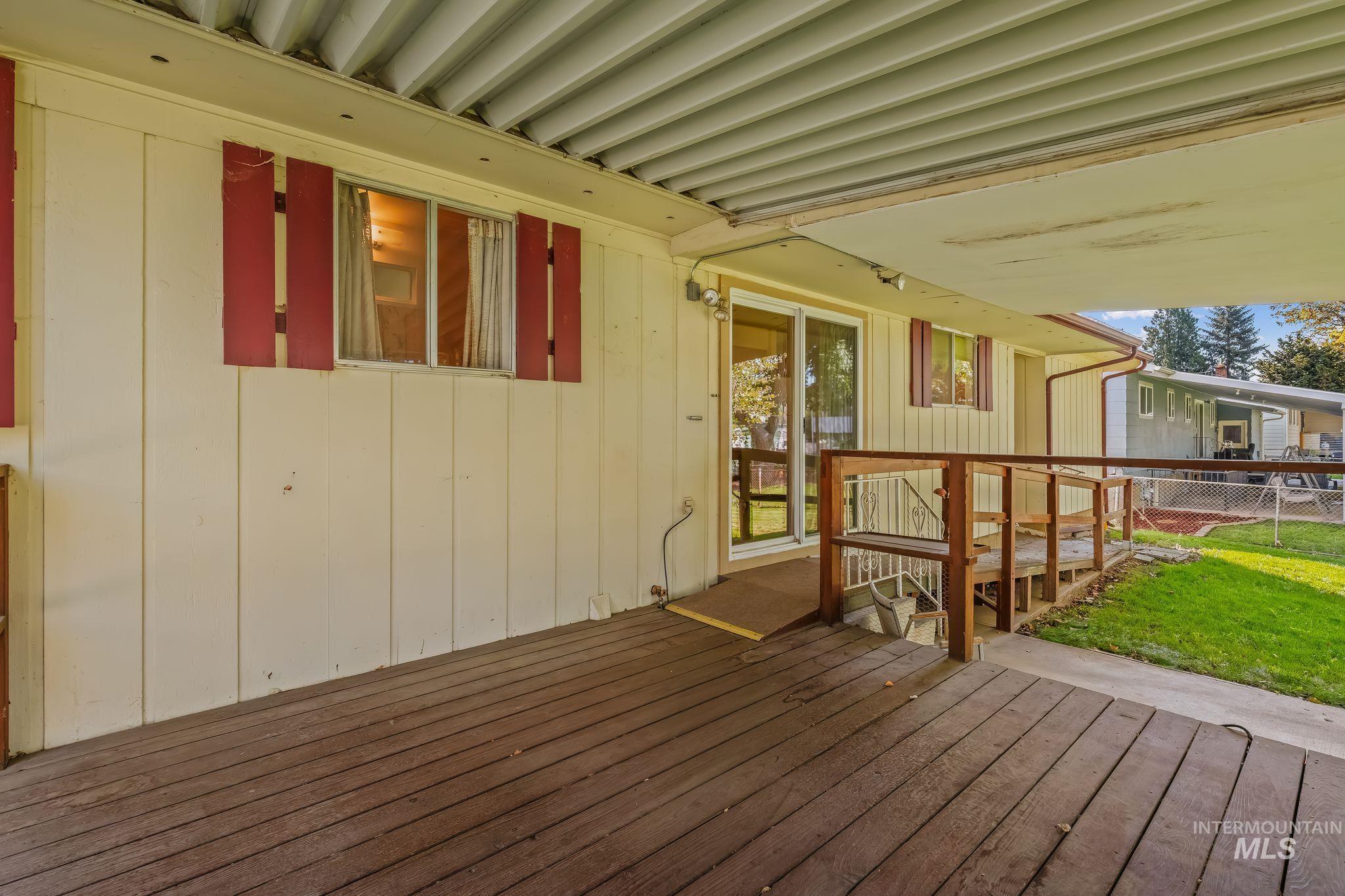 3224 8th Street E Property Photo 28