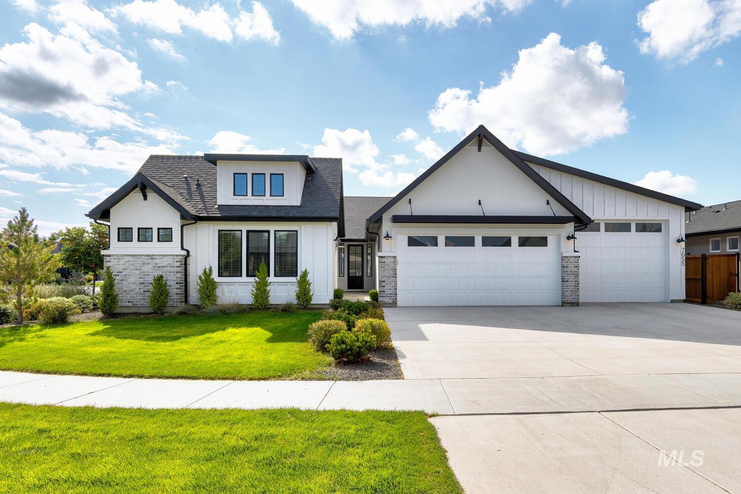 7655 W Meltwater Ln Property Photo 1
