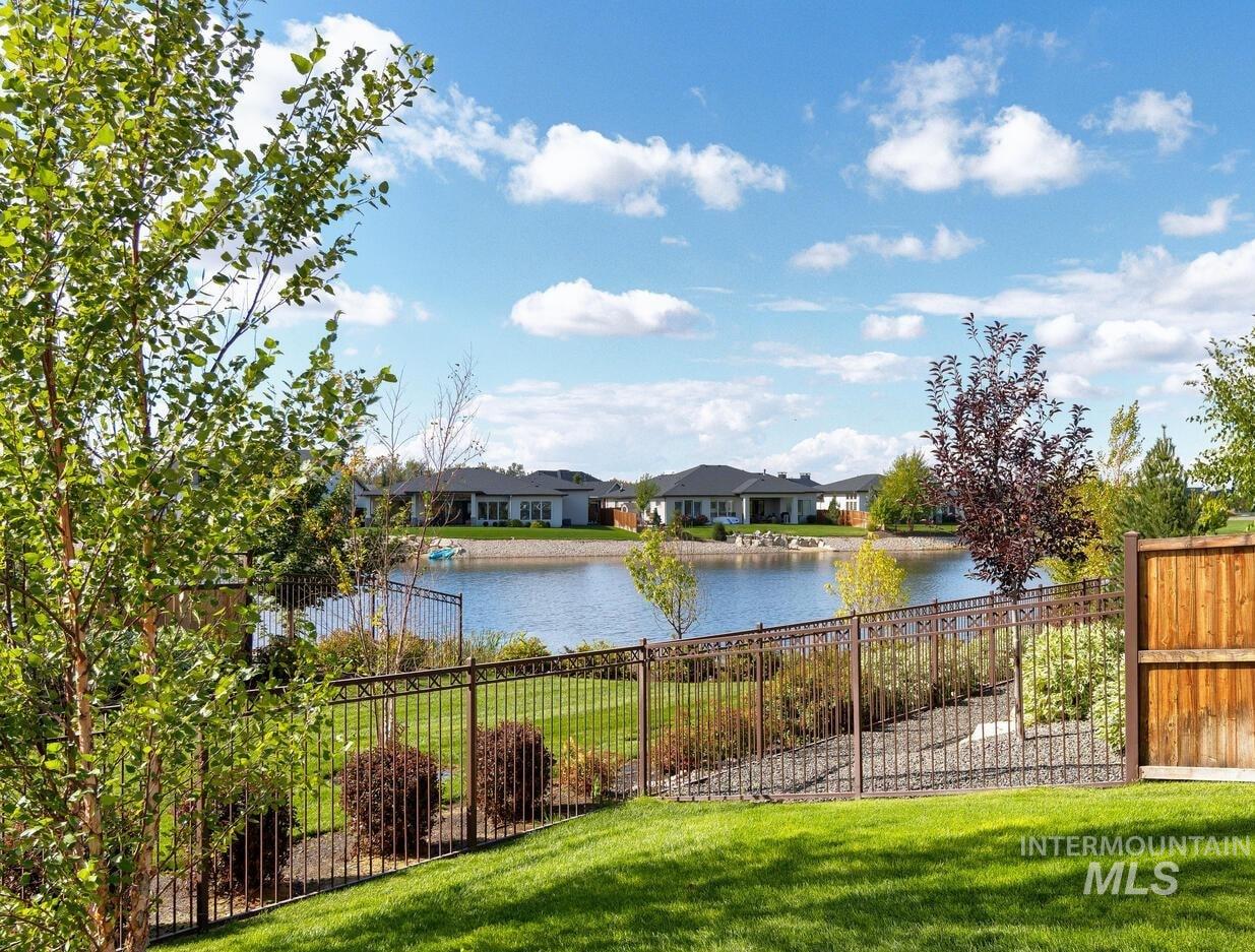 7655 W Meltwater Ln Property Photo 2
