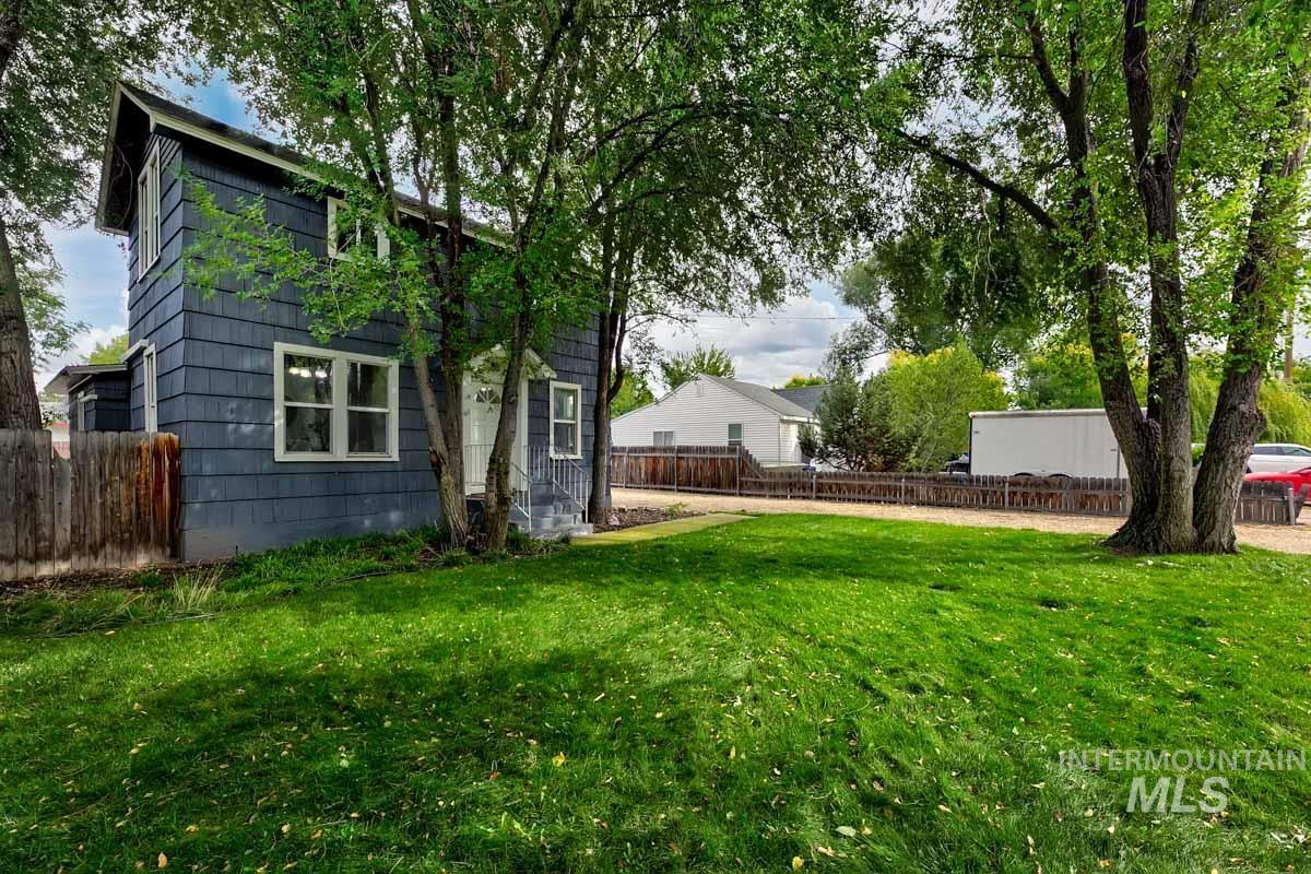 1216 W Dundee St Property Photo 2