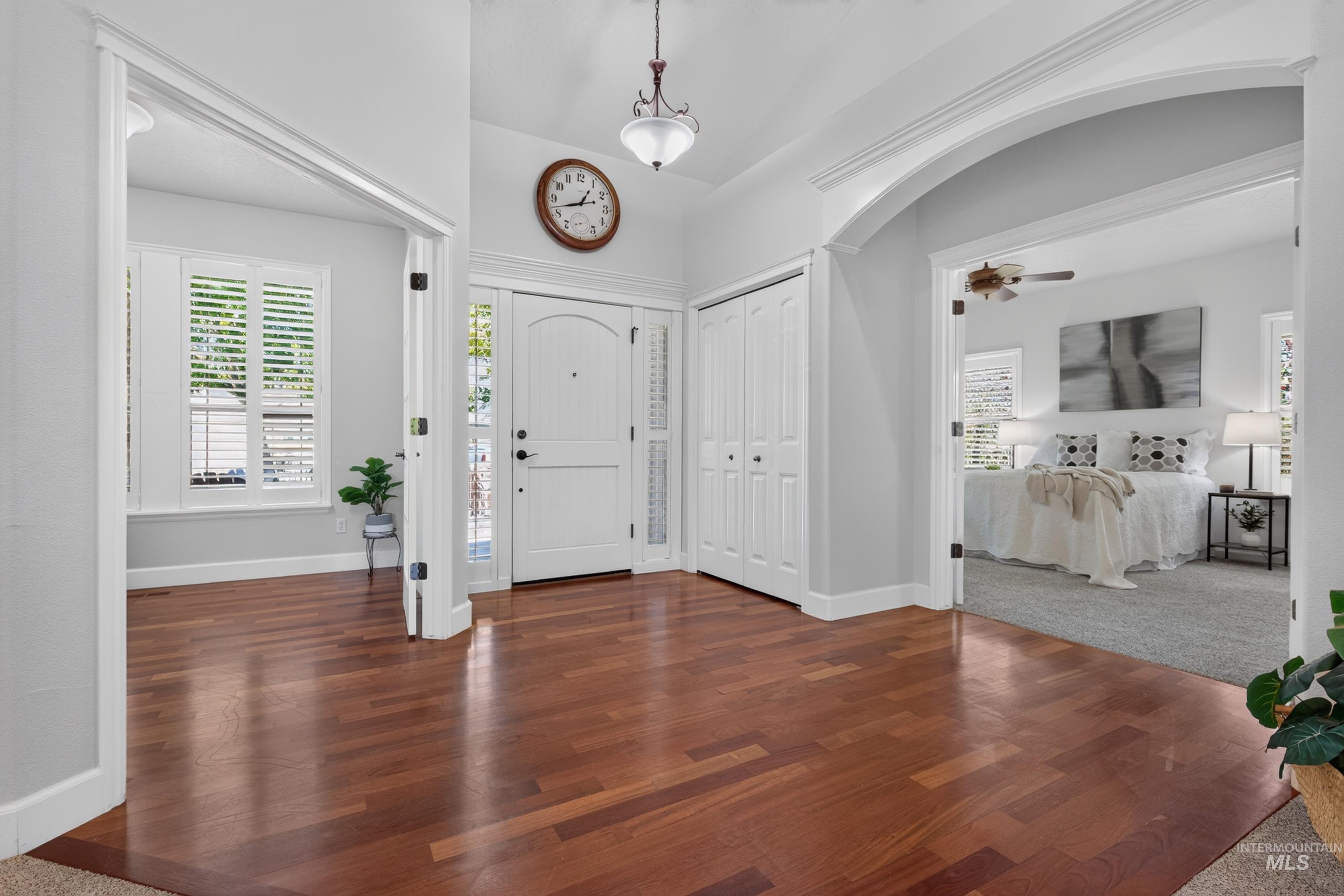 760 S Hydra Property Photo 7