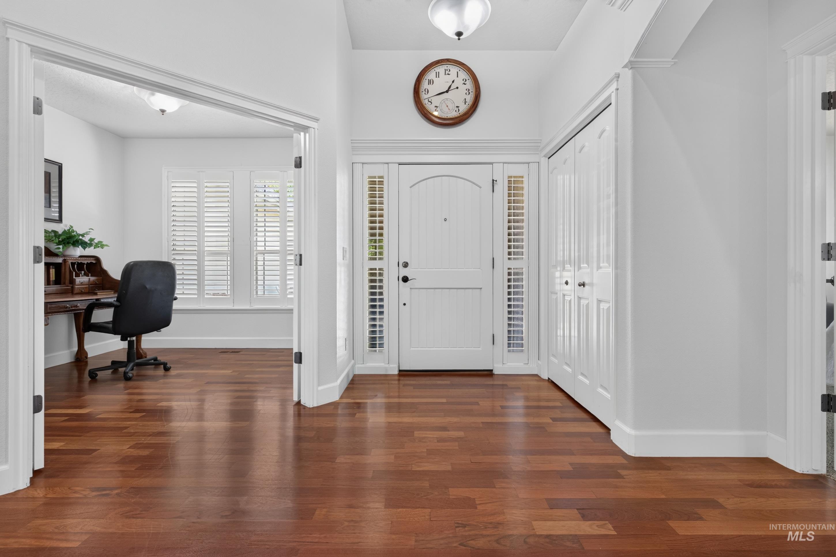 760 S Hydra Property Photo 8