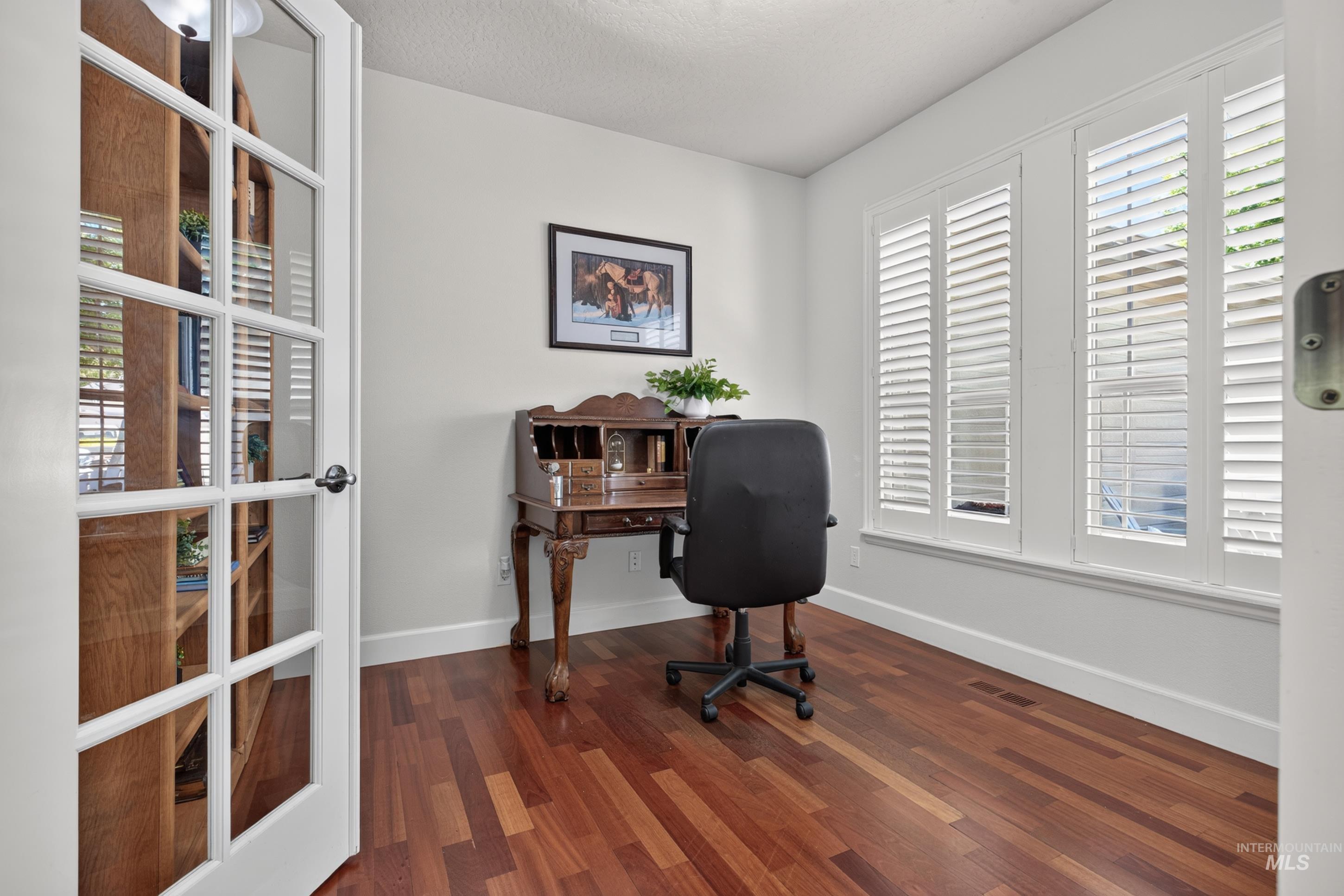 760 S Hydra Property Photo 10