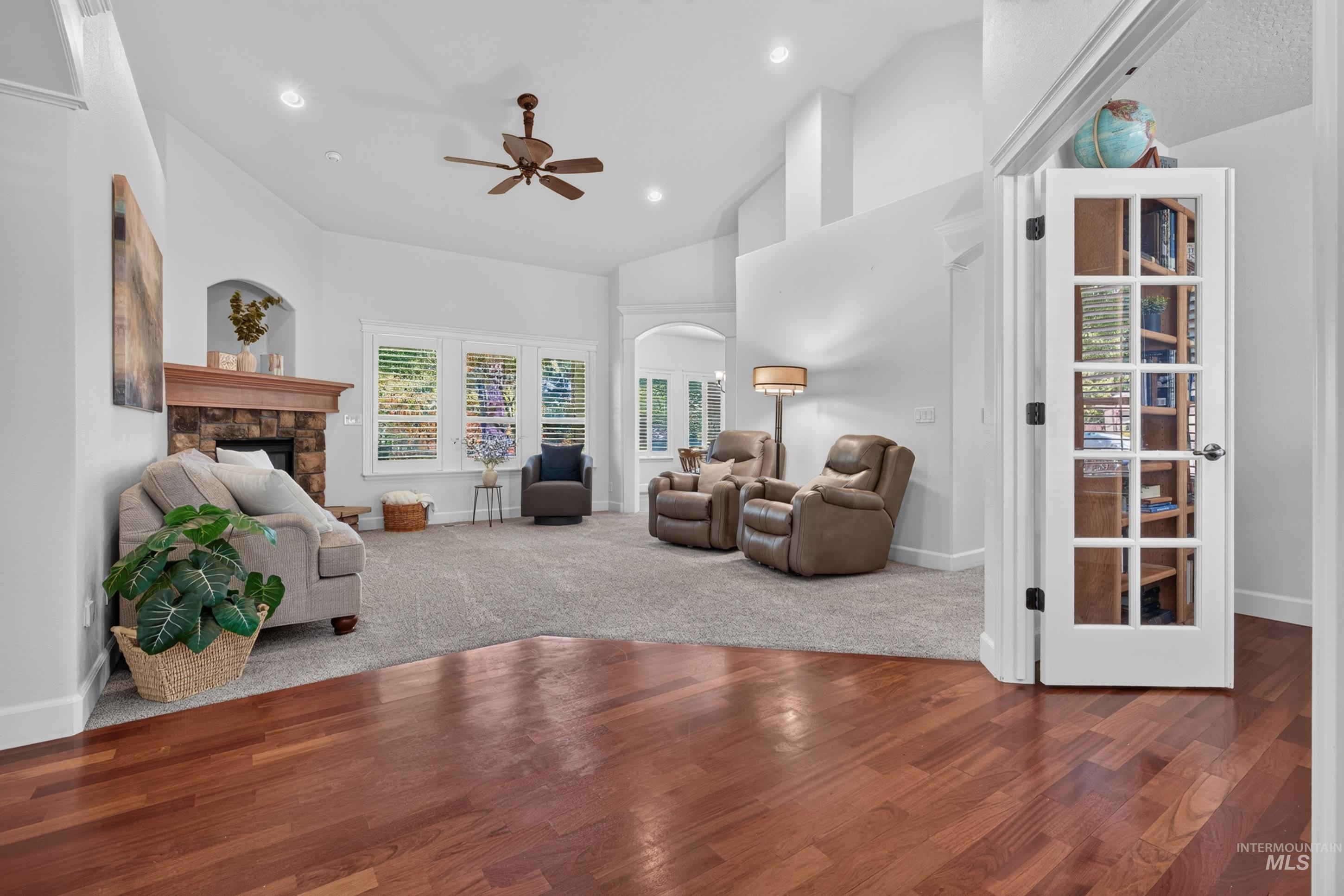 760 S Hydra Property Photo 11