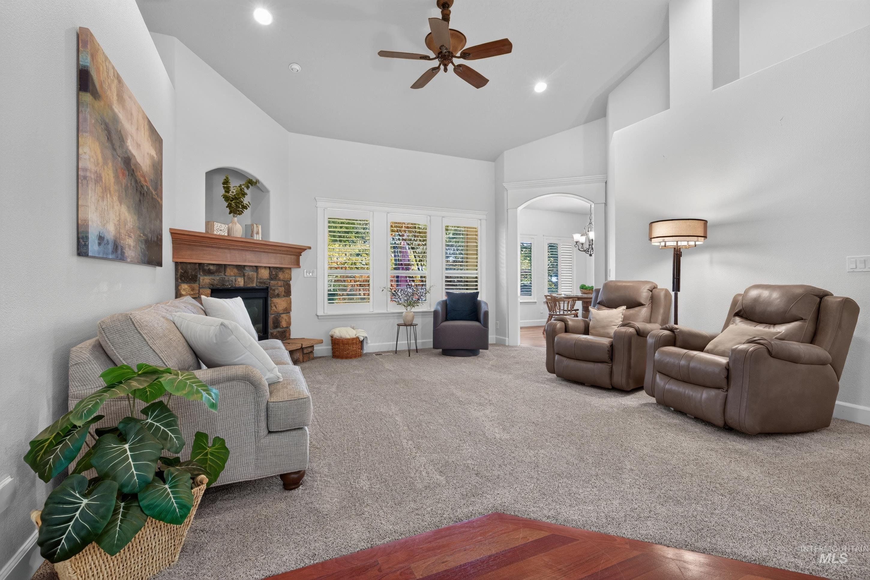760 S Hydra Property Photo 12