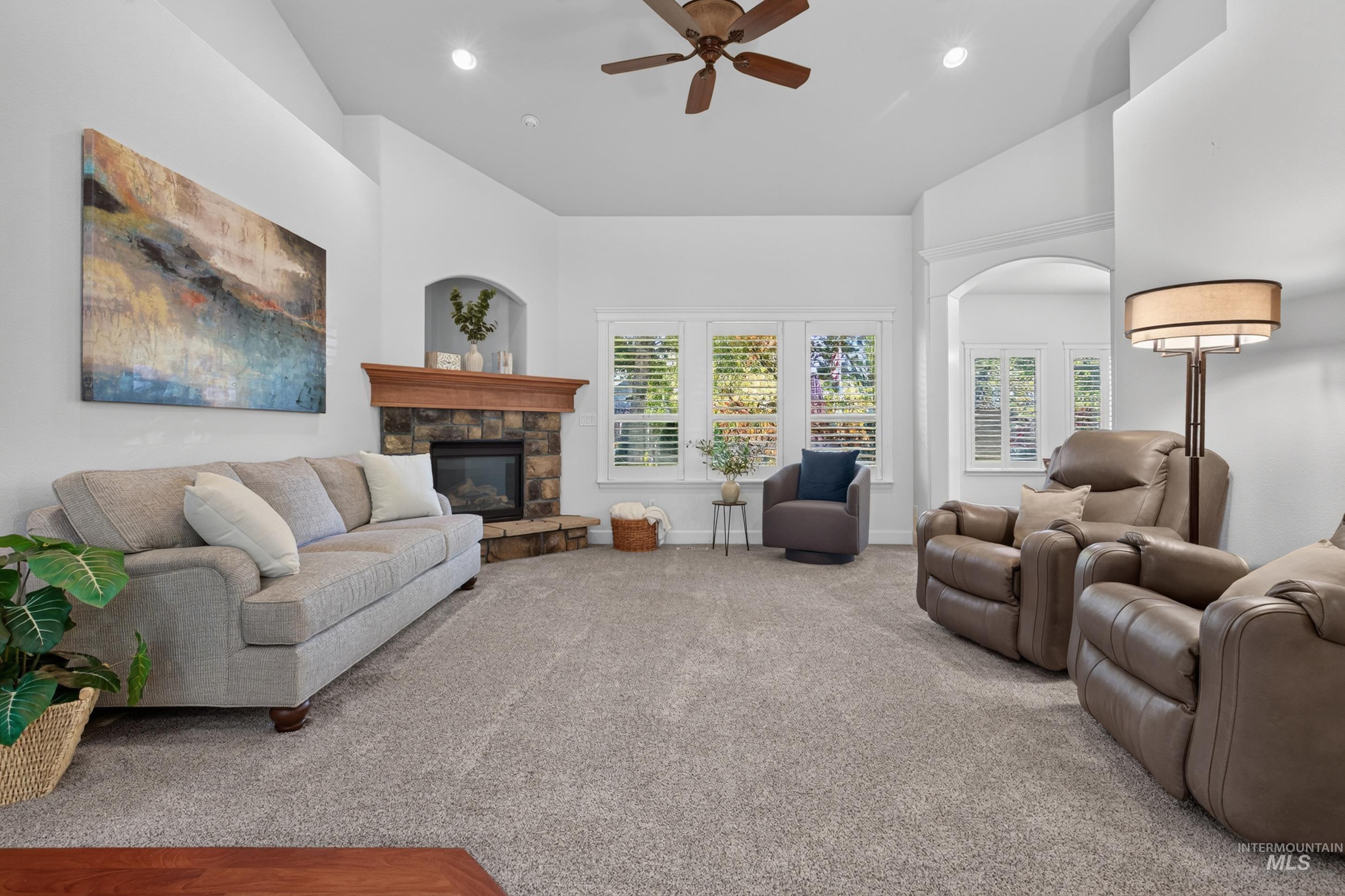 760 S Hydra Property Photo 13
