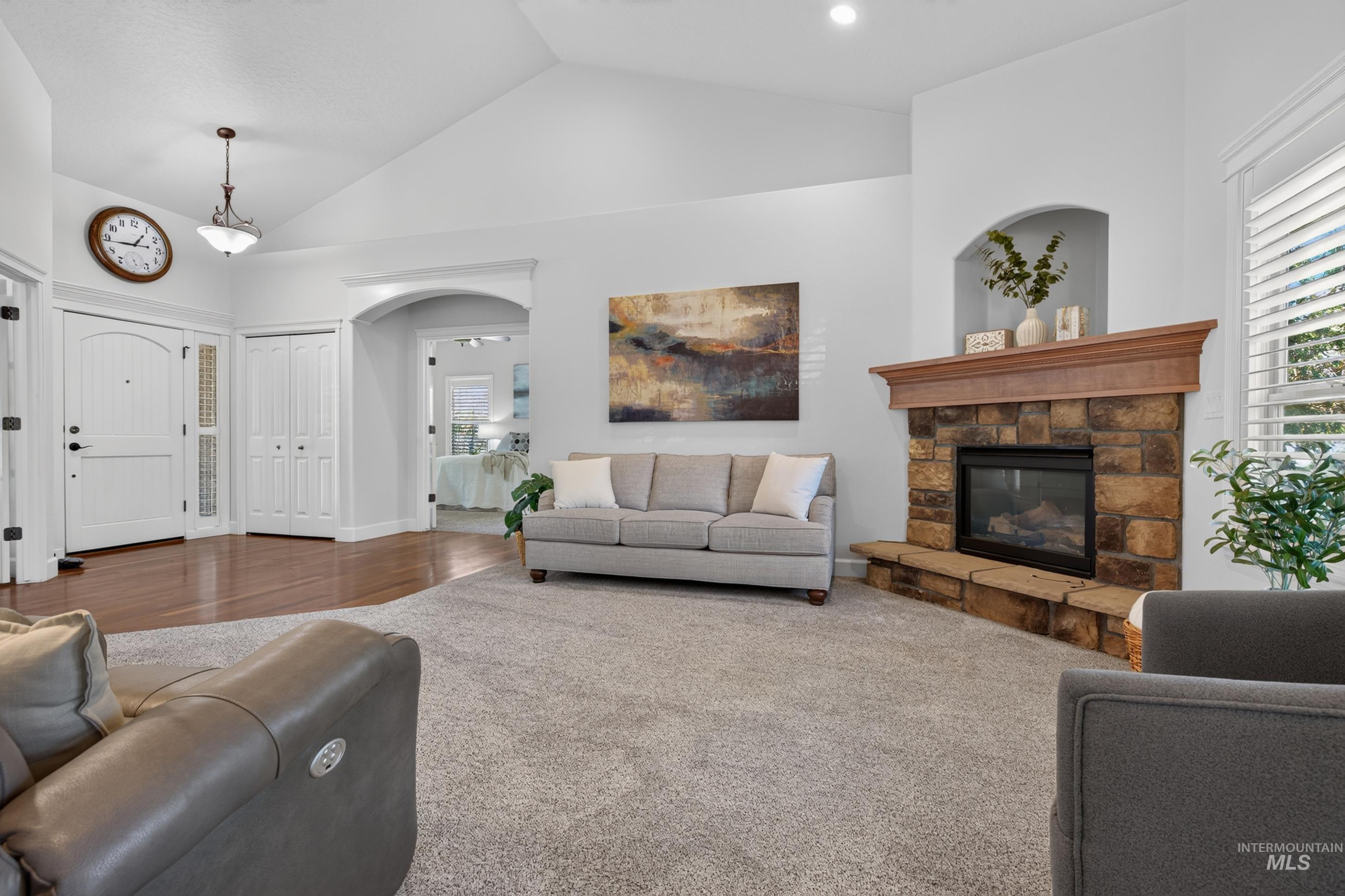 760 S Hydra Property Photo 15